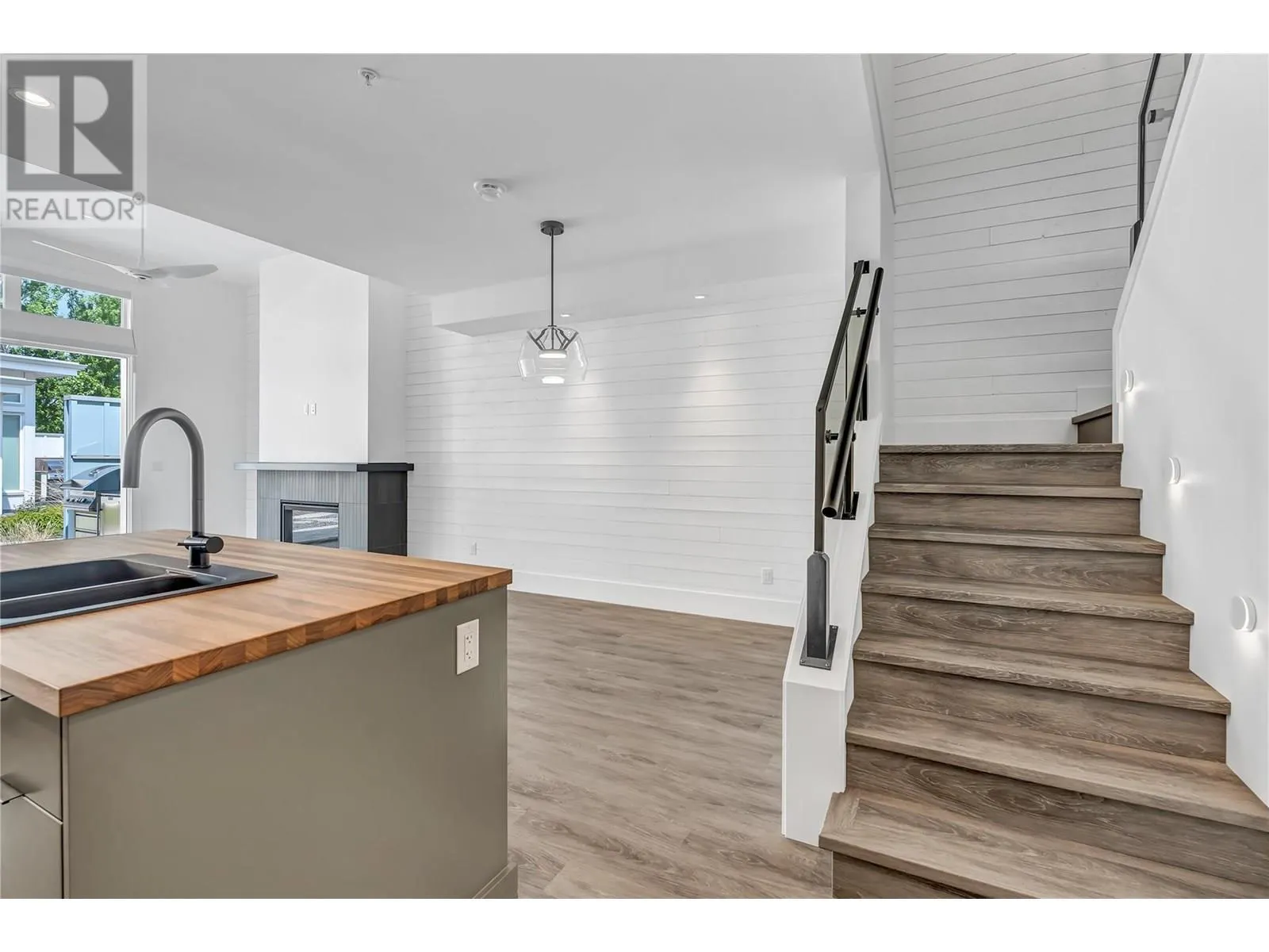 3290 Landry Crescent