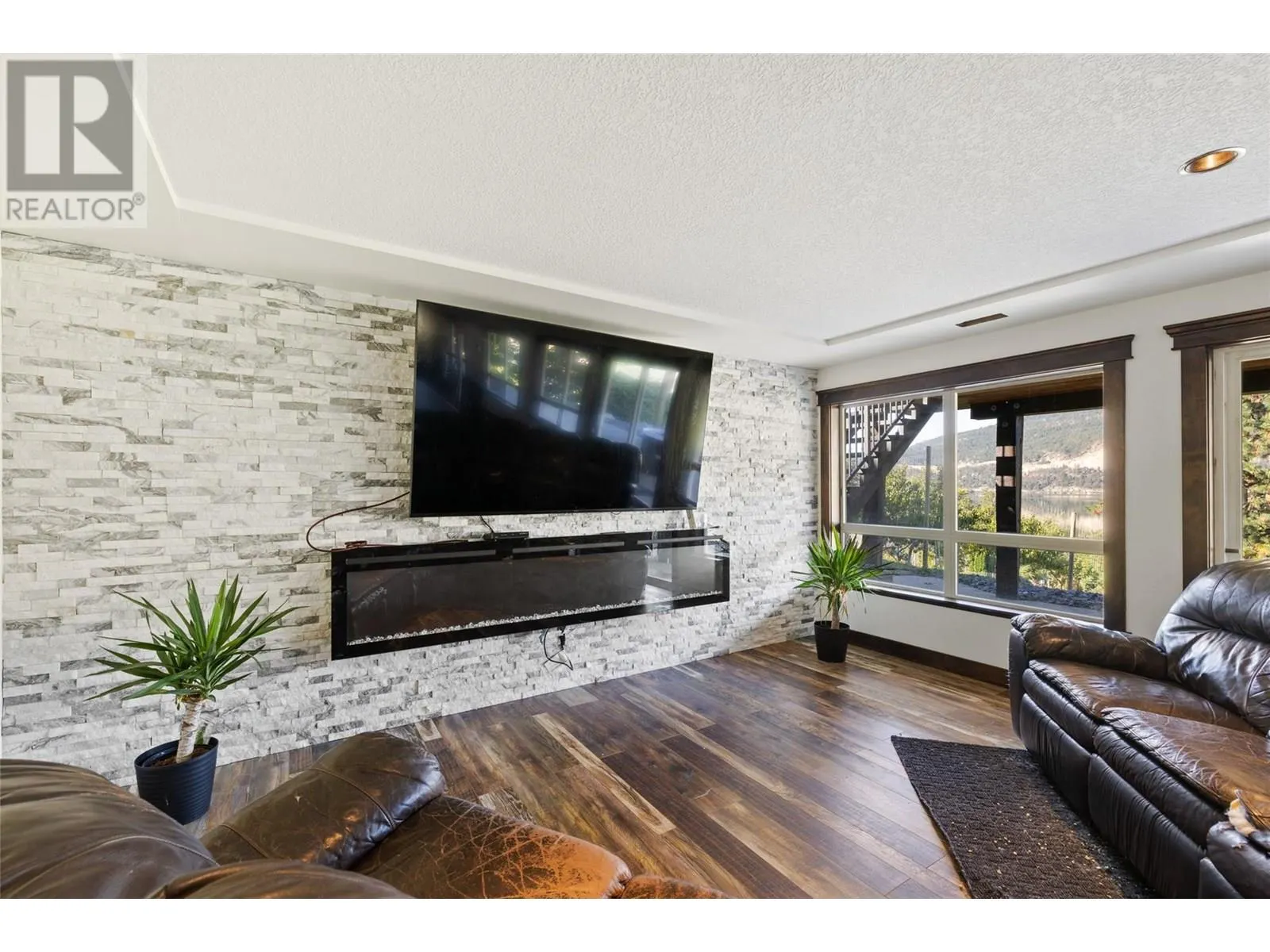 14876 Oyama Road
