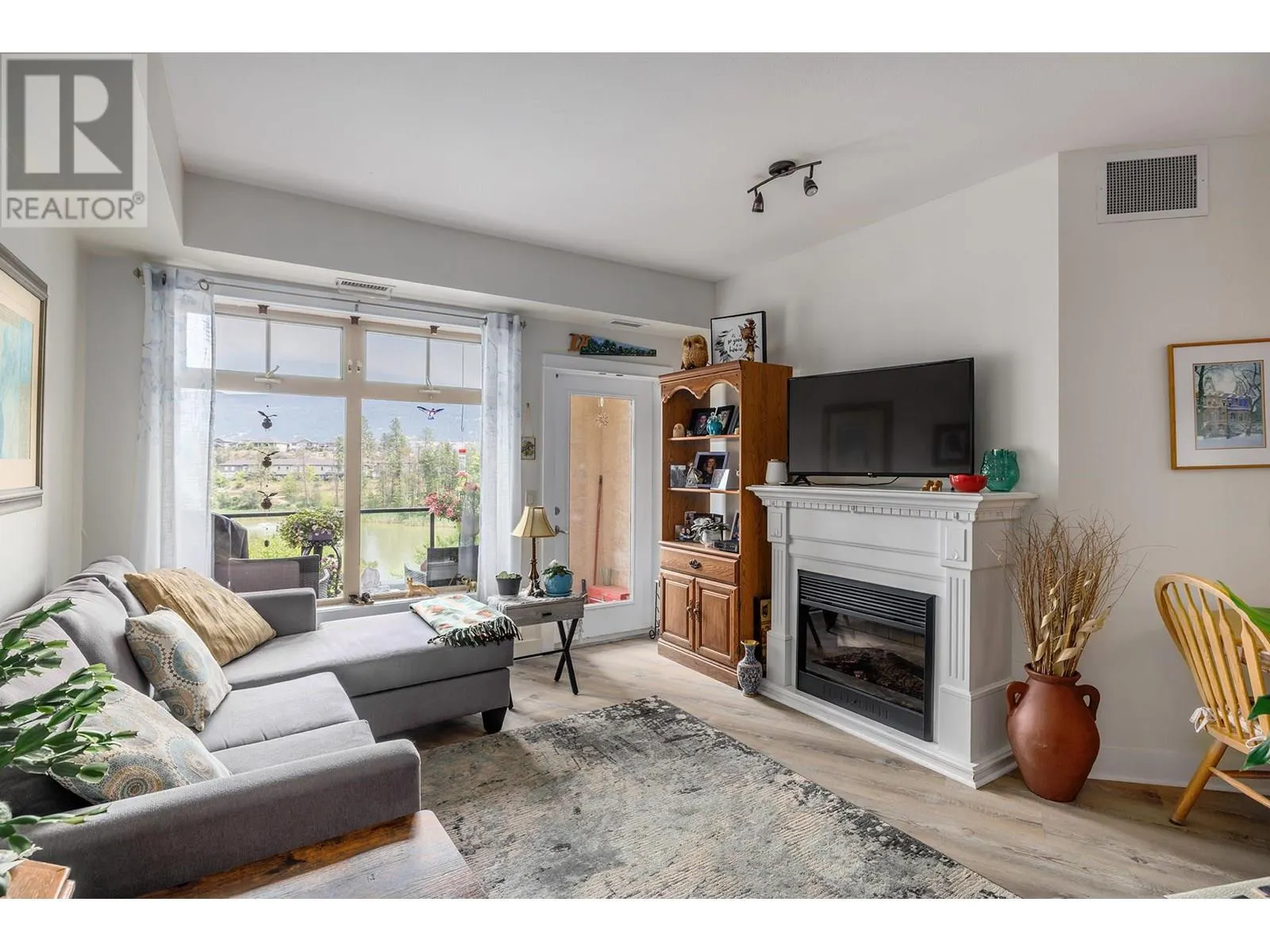 2551 Shoreline Drive Unit# 406
