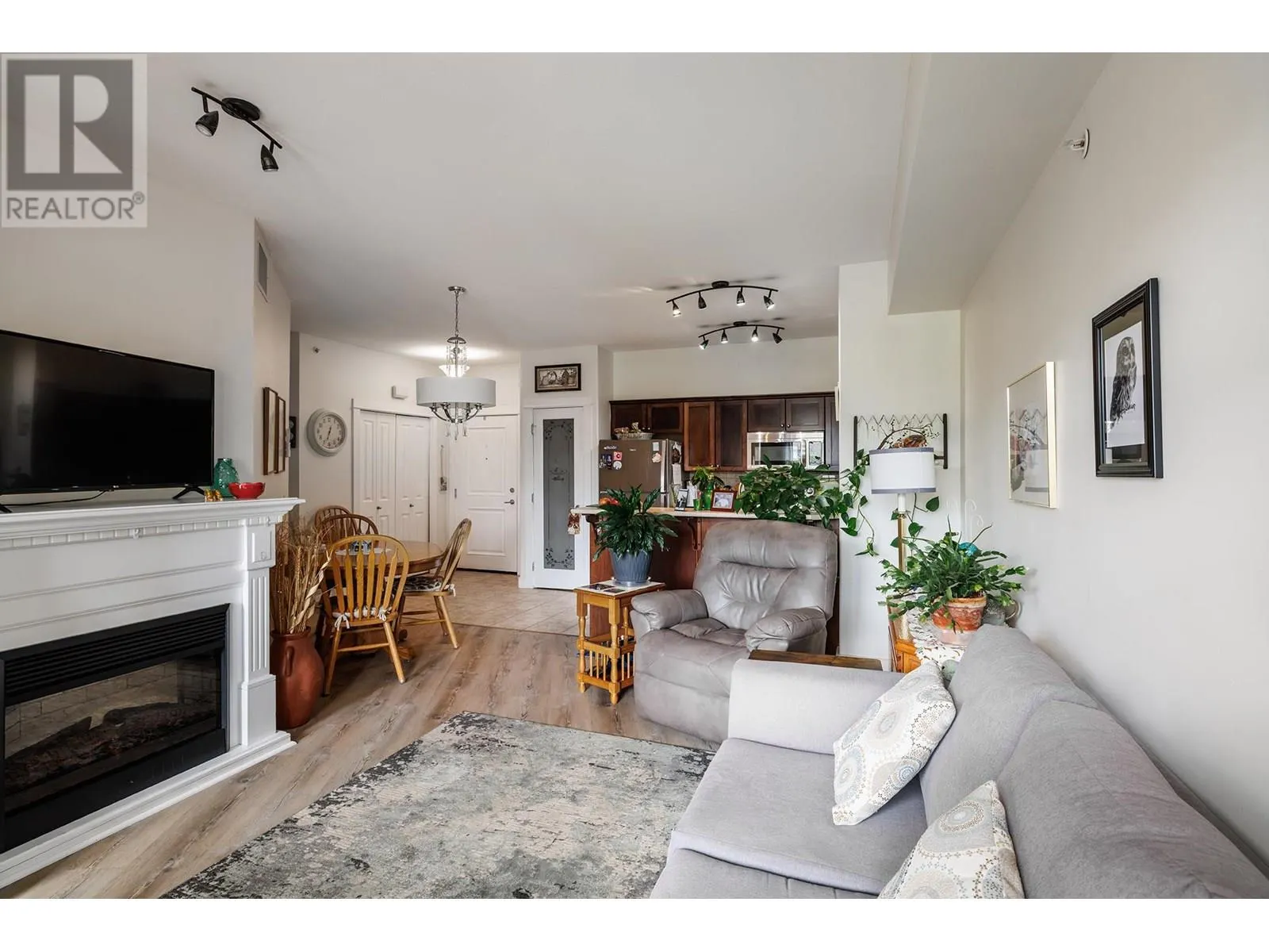 2551 Shoreline Drive Unit# 406