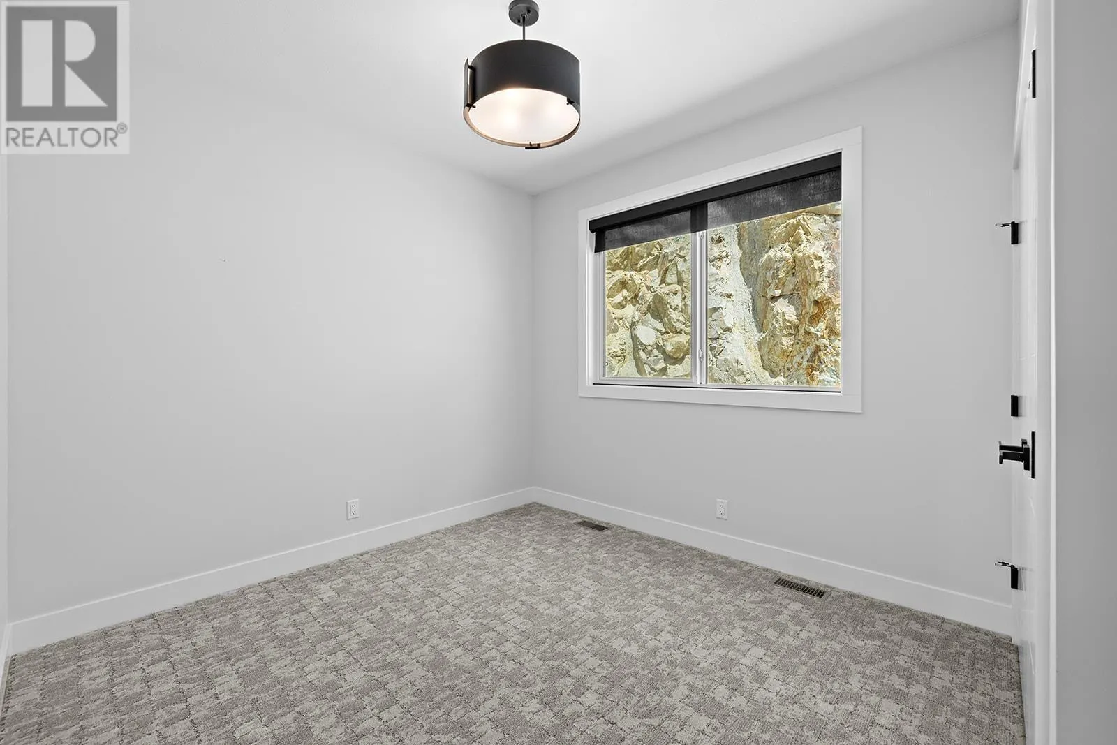 1165 Lone Pine Drive