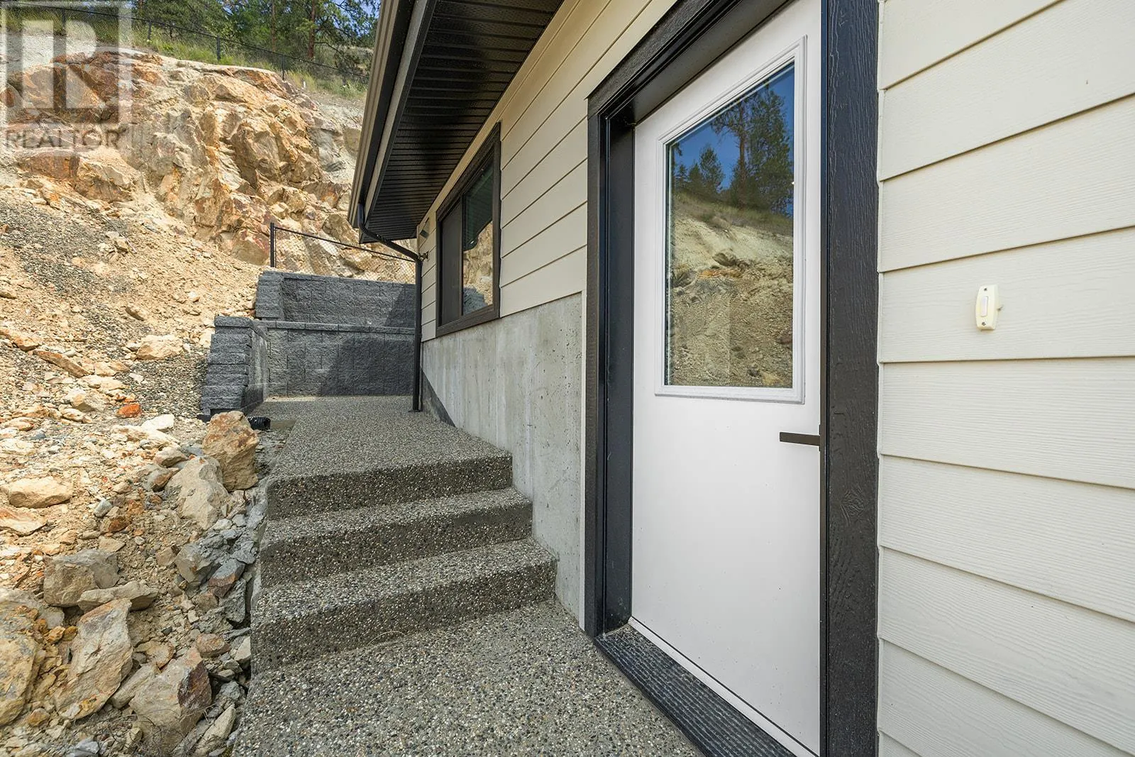 1165 Lone Pine Drive