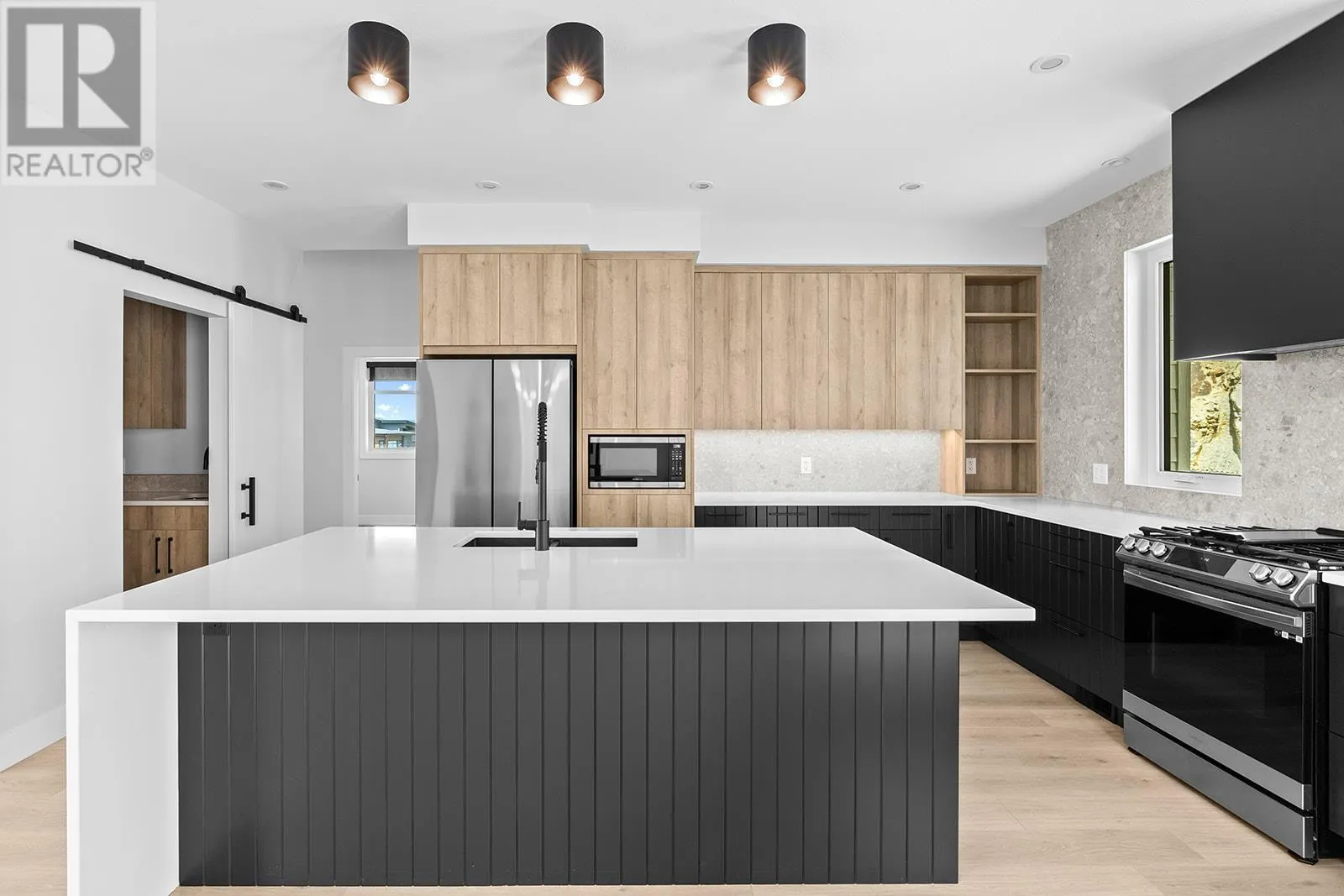 1165 Lone Pine Drive