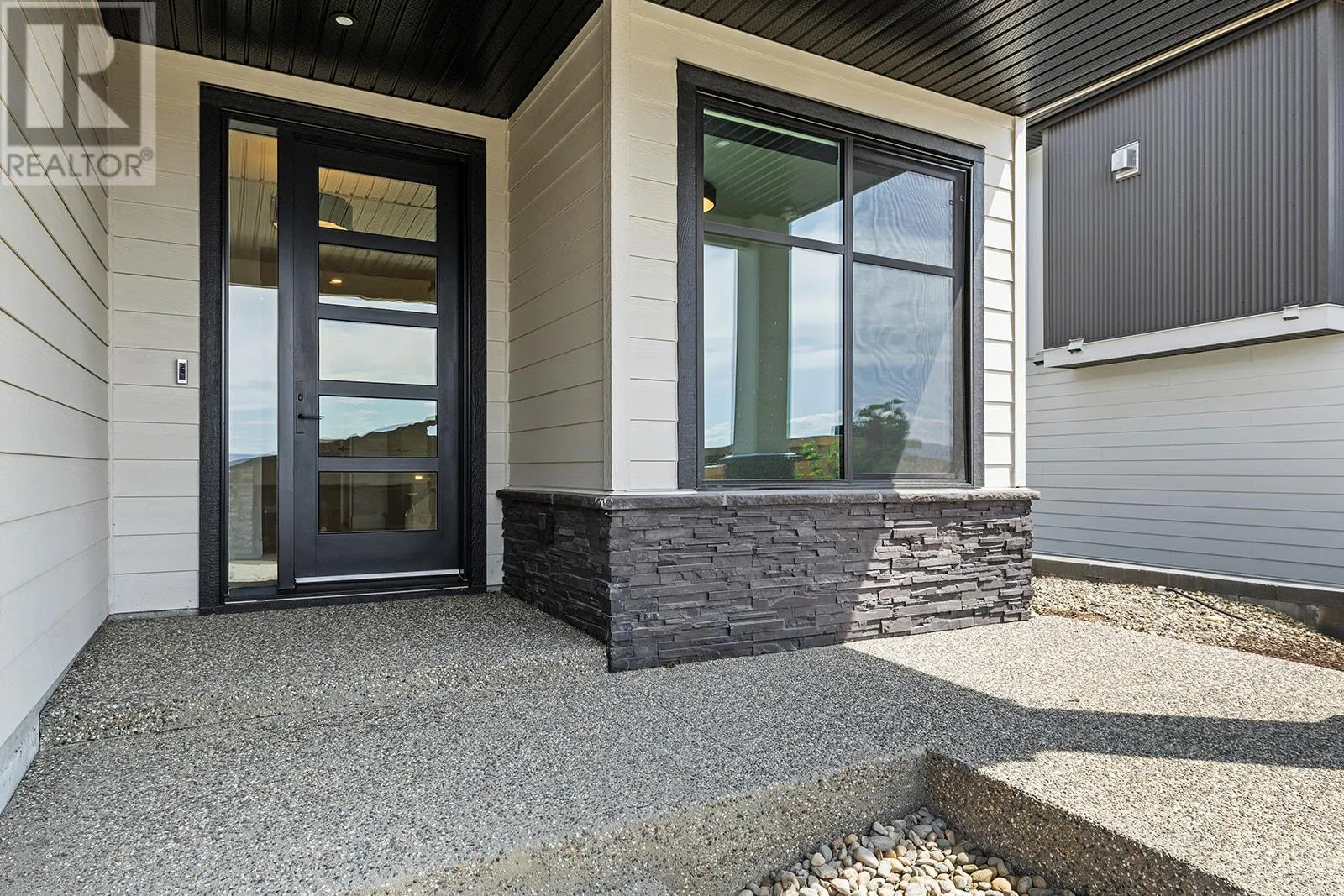 1165 Lone Pine Drive