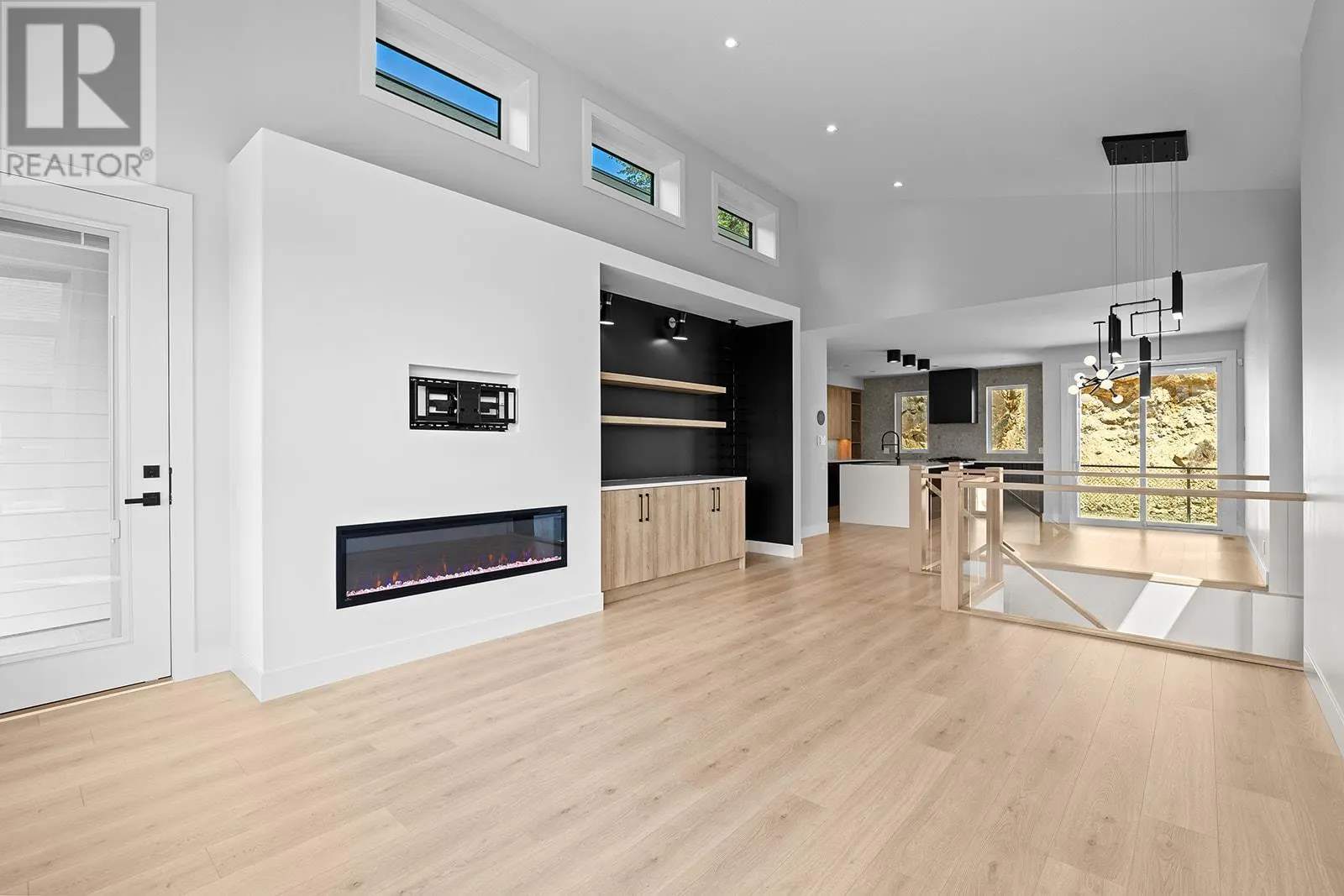 1165 Lone Pine Drive
