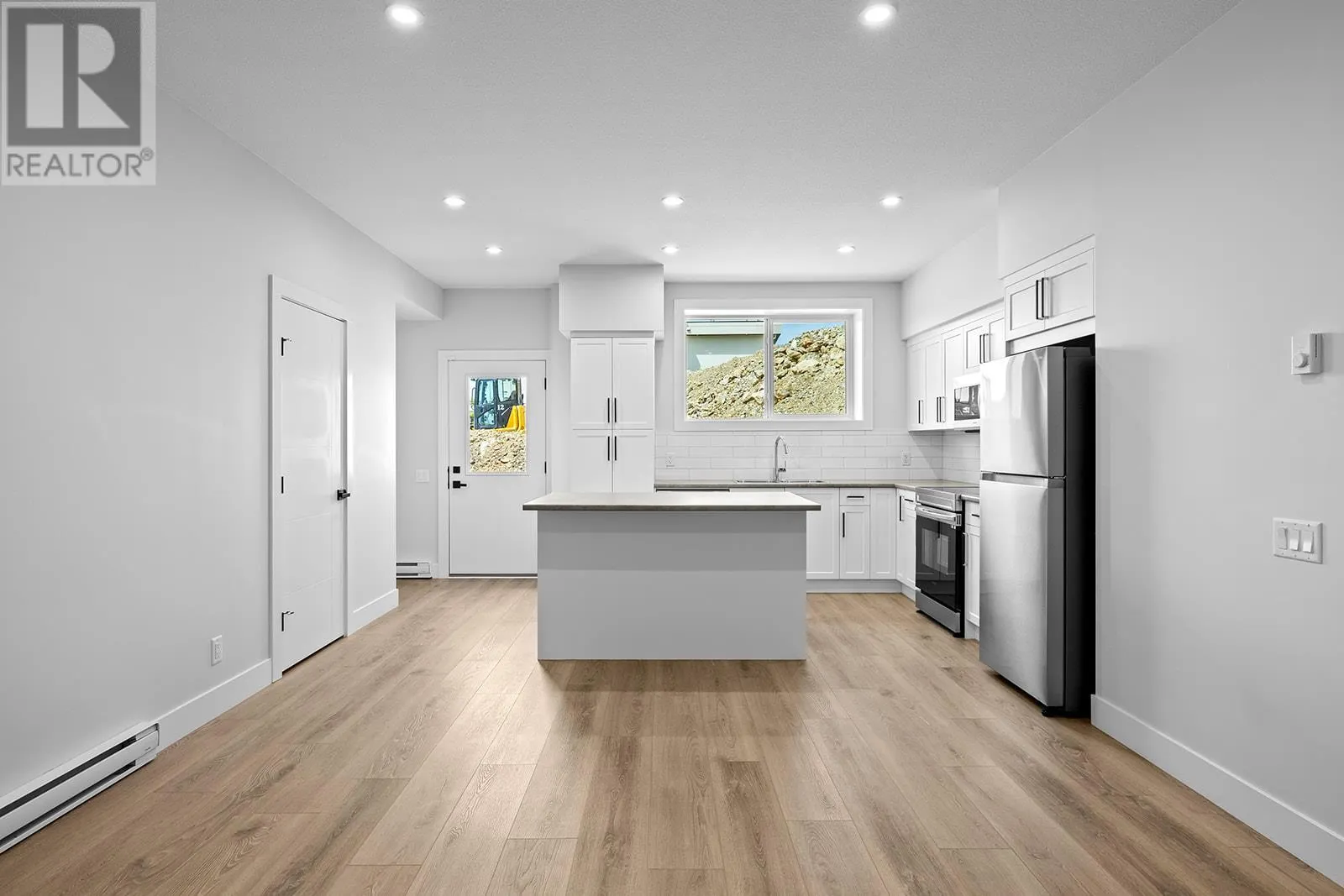 1165 Lone Pine Drive