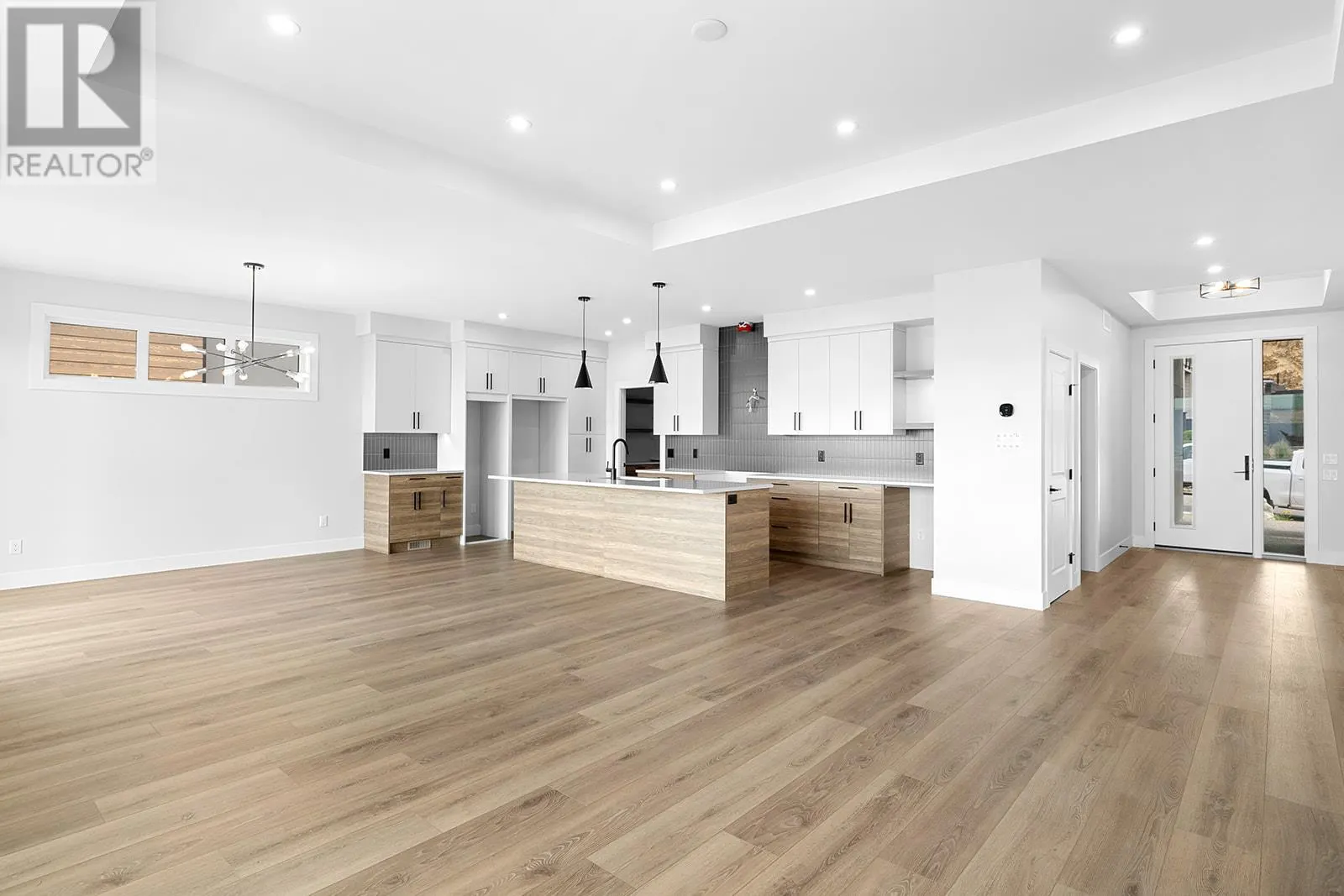 1154 Lone Pine Drive
