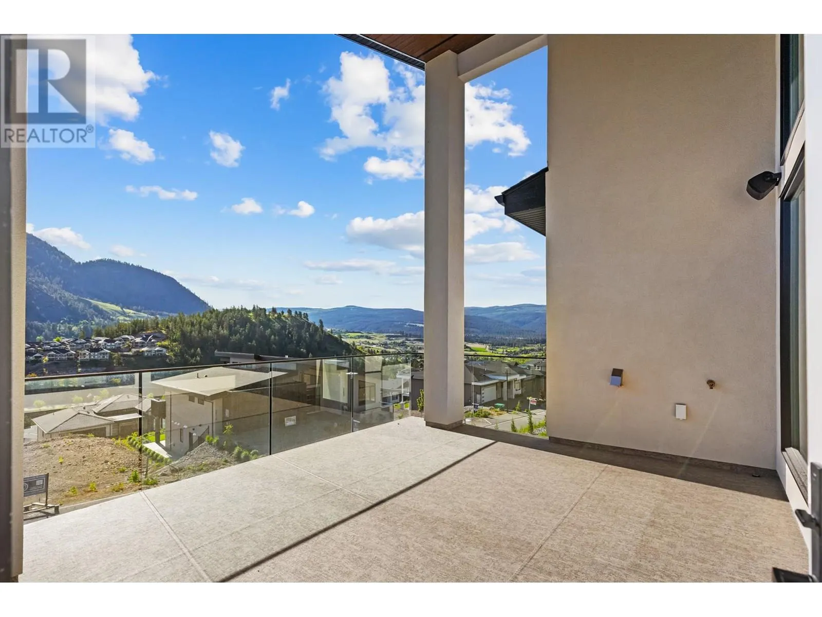899 Loseth Drive