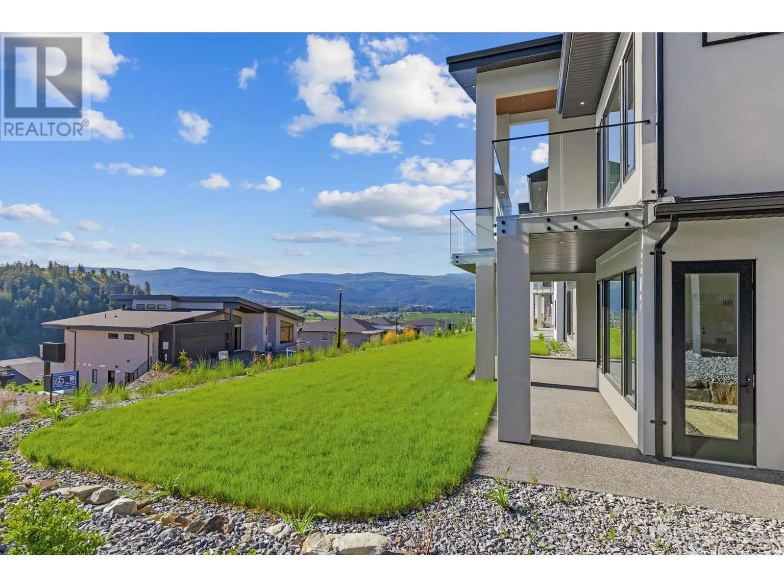 899 Loseth Drive