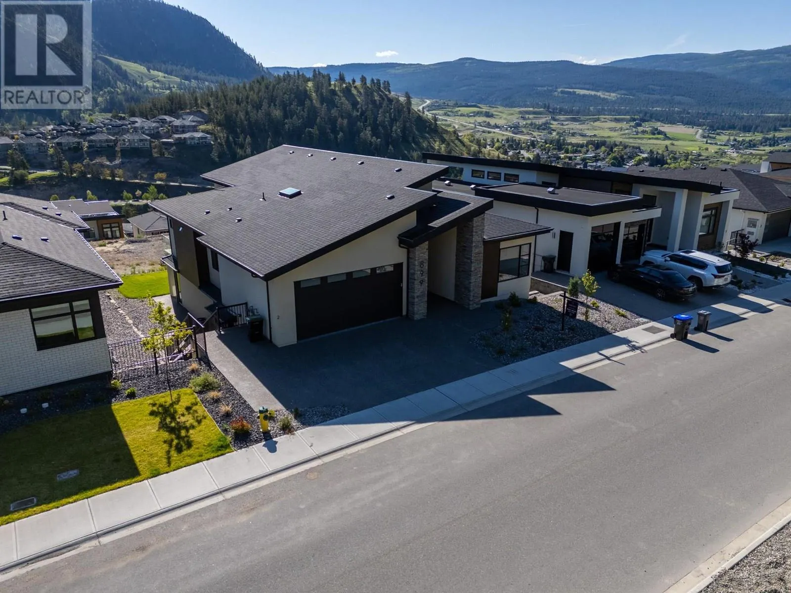 899 Loseth Drive