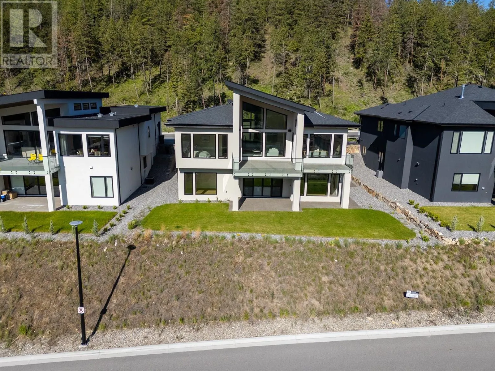 899 Loseth Drive