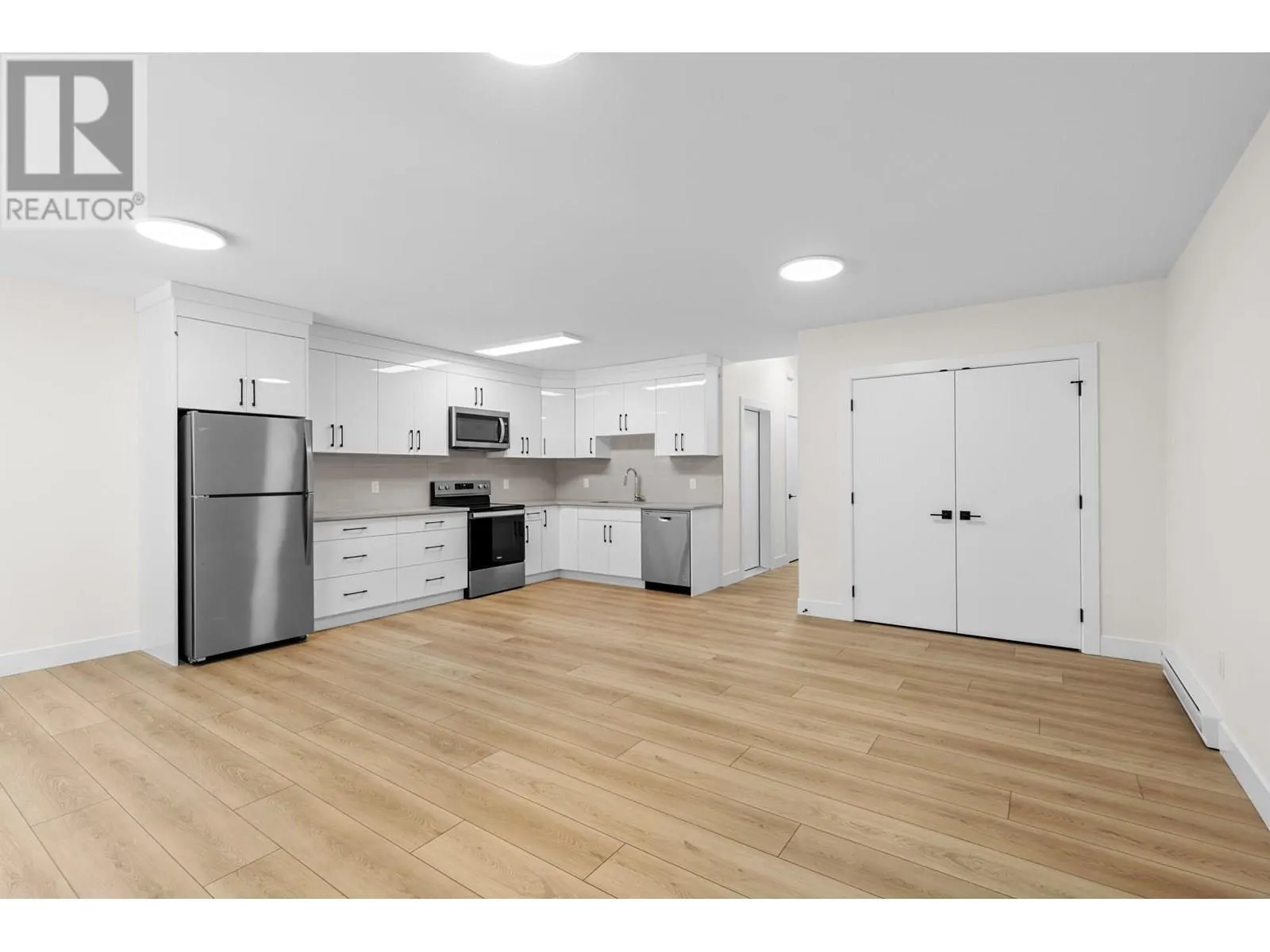 899 Loseth Drive