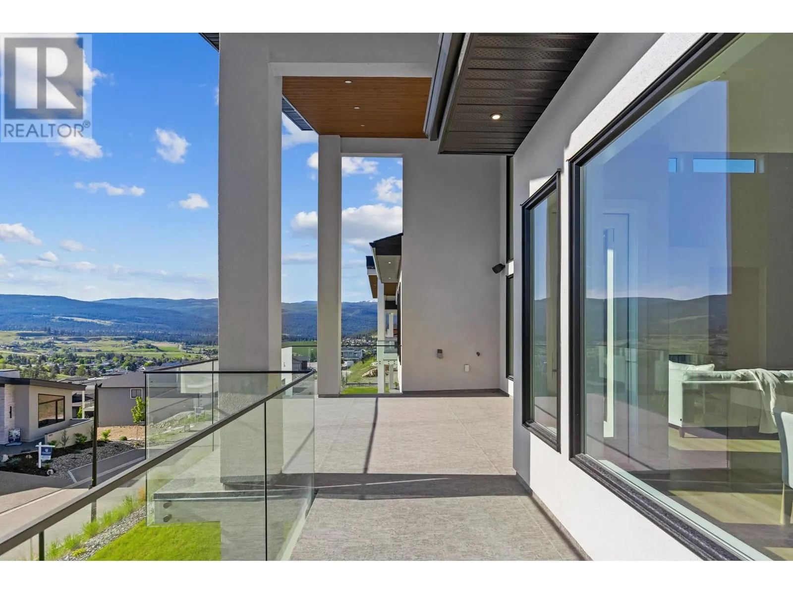 899 Loseth Drive