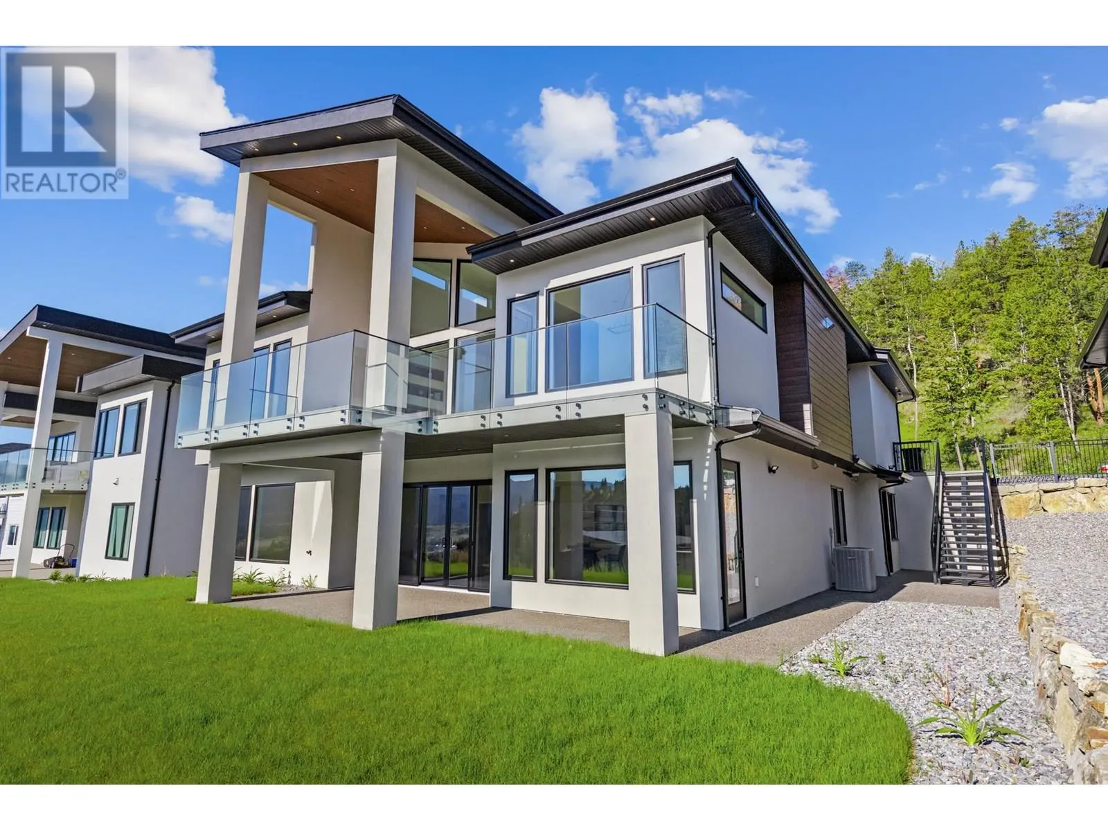 899 Loseth Drive