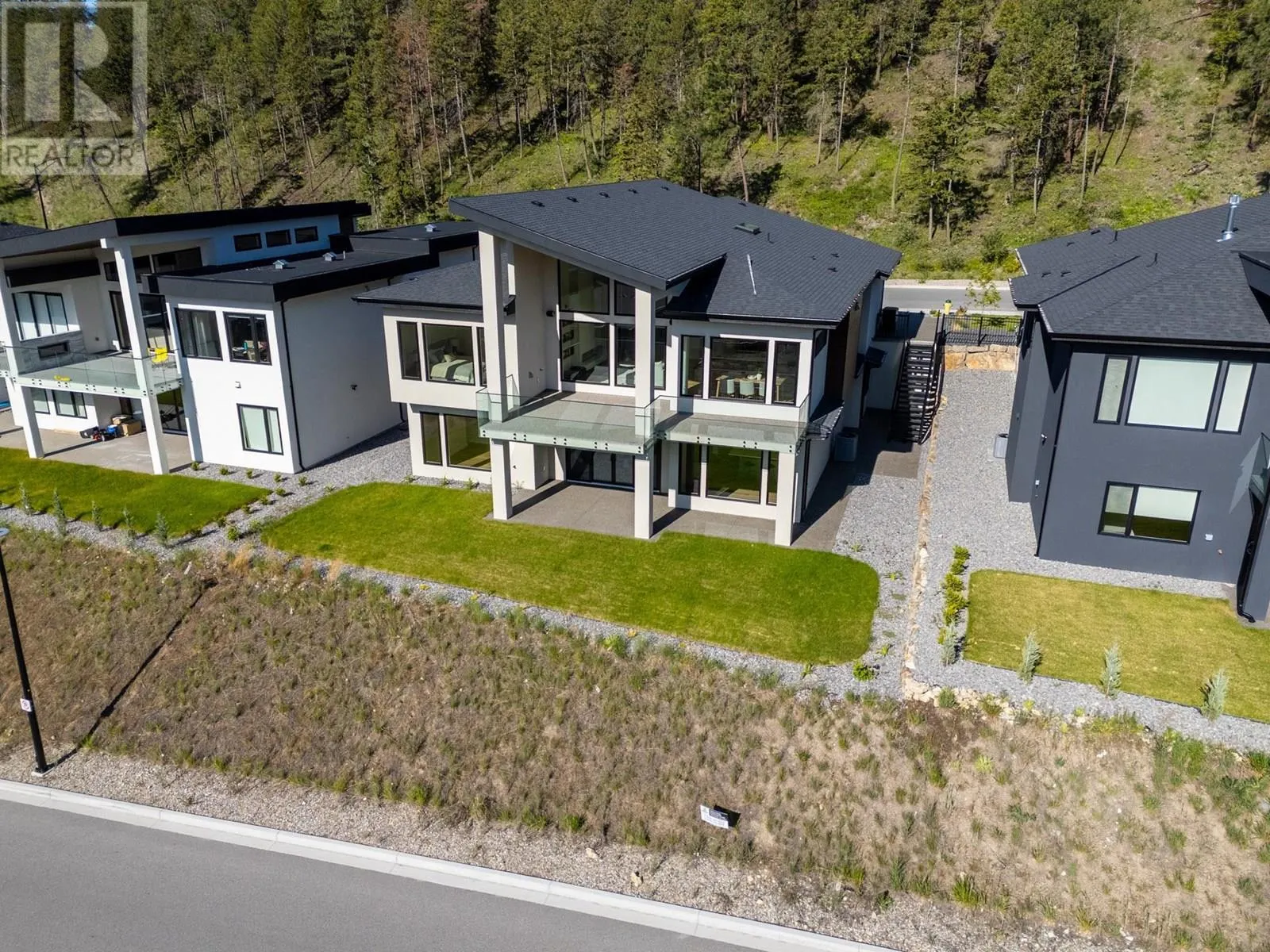 899 Loseth Drive