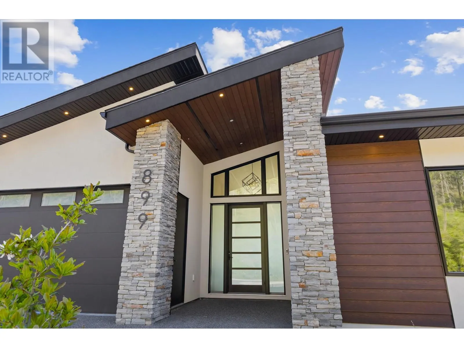 899 Loseth Drive