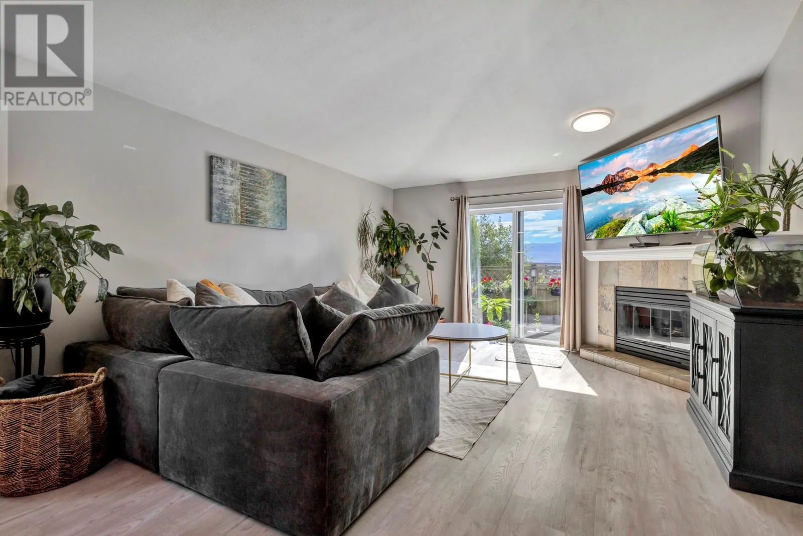 2210 Louie Drive Unit# 6