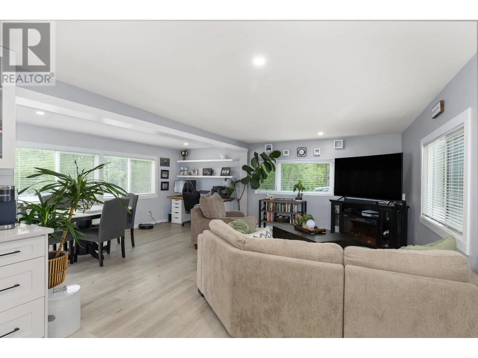 1860 Boucherie Road Unit# 102