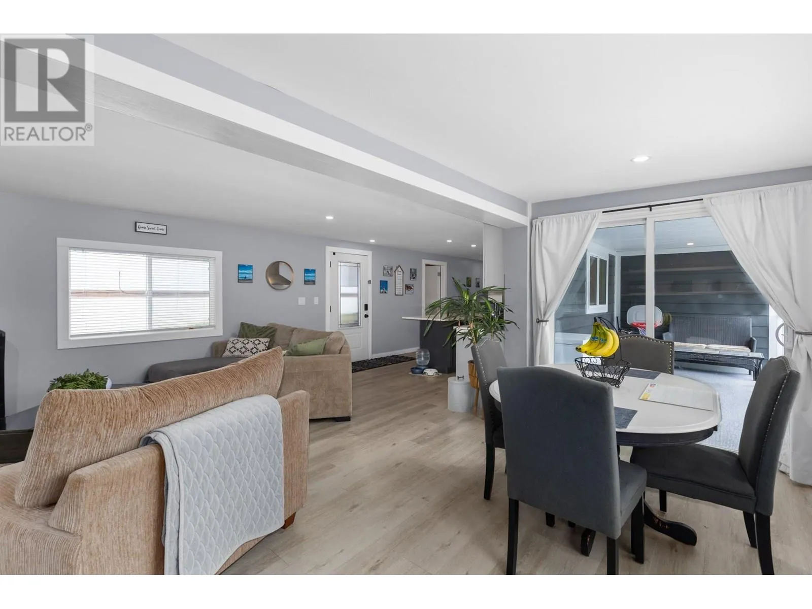 1860 Boucherie Road Unit# 102