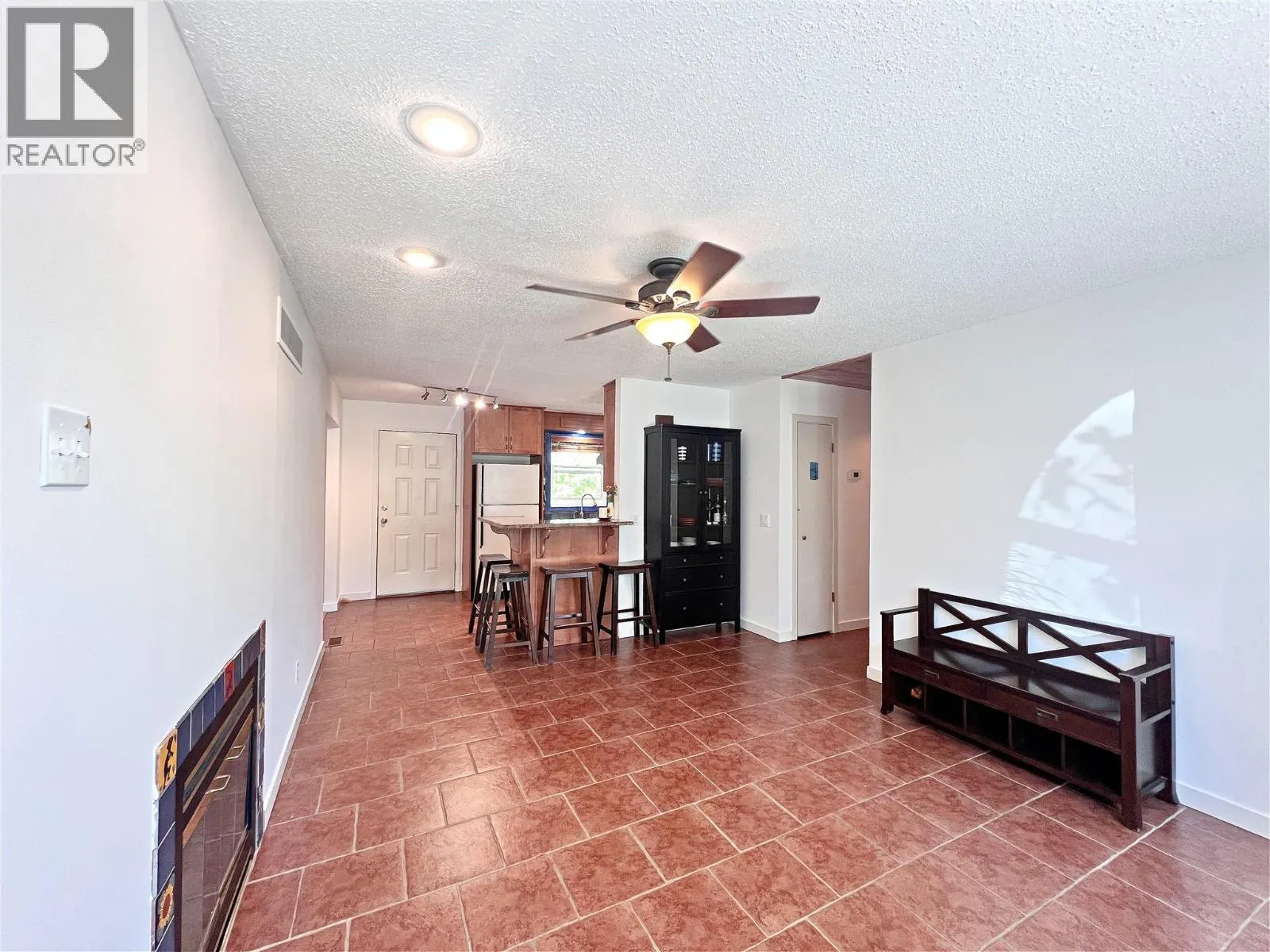 6422 Mack Road
