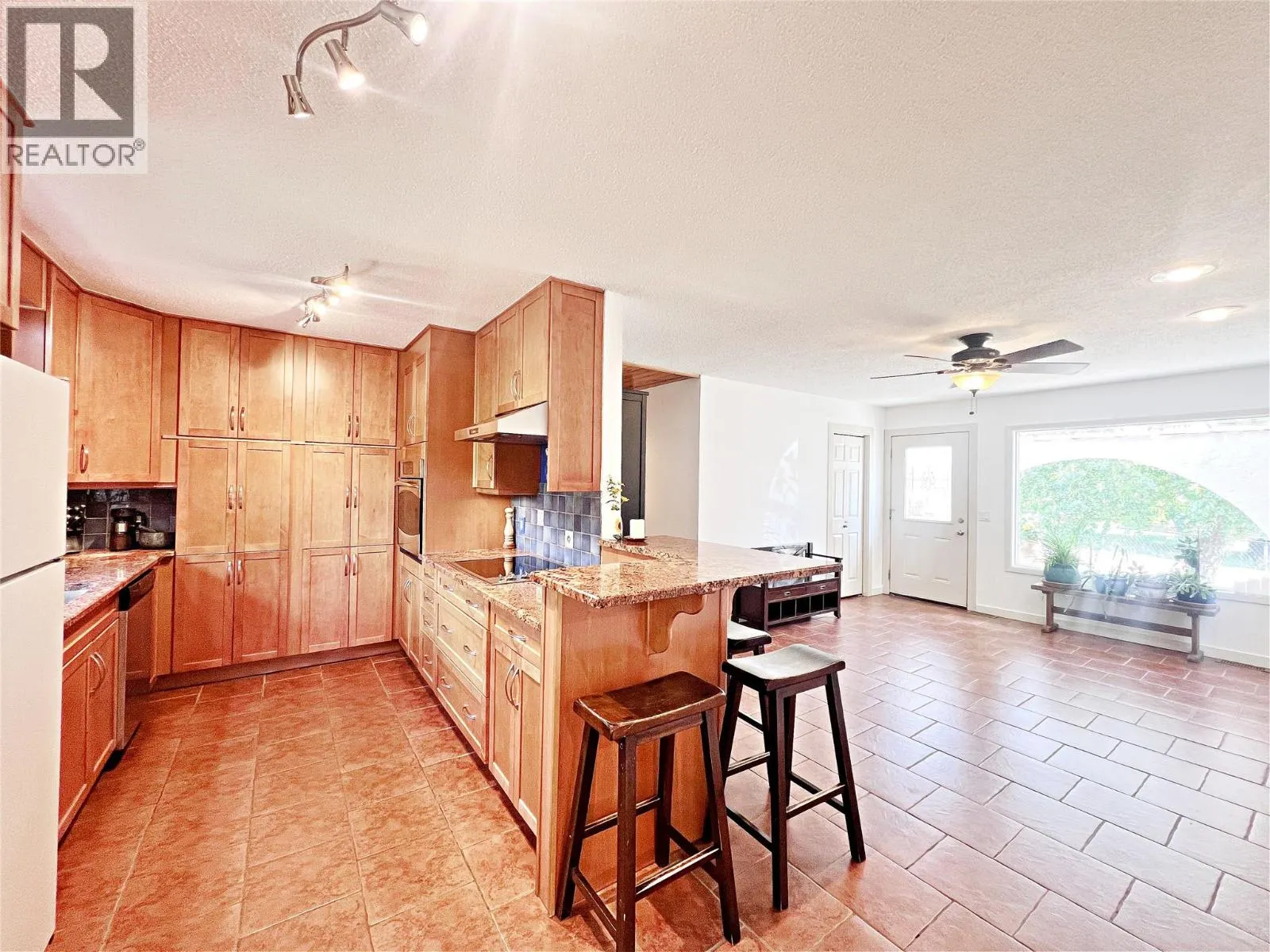 6422 Mack Road