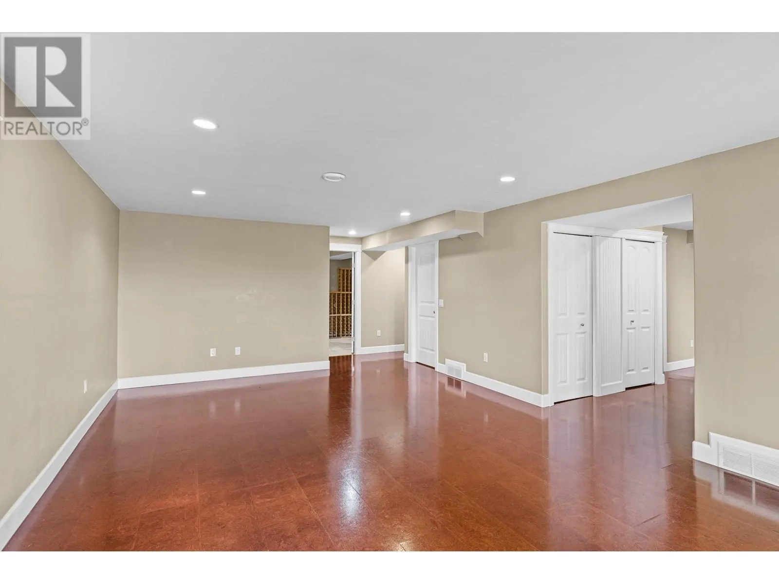 2591 Lake Breeze Court