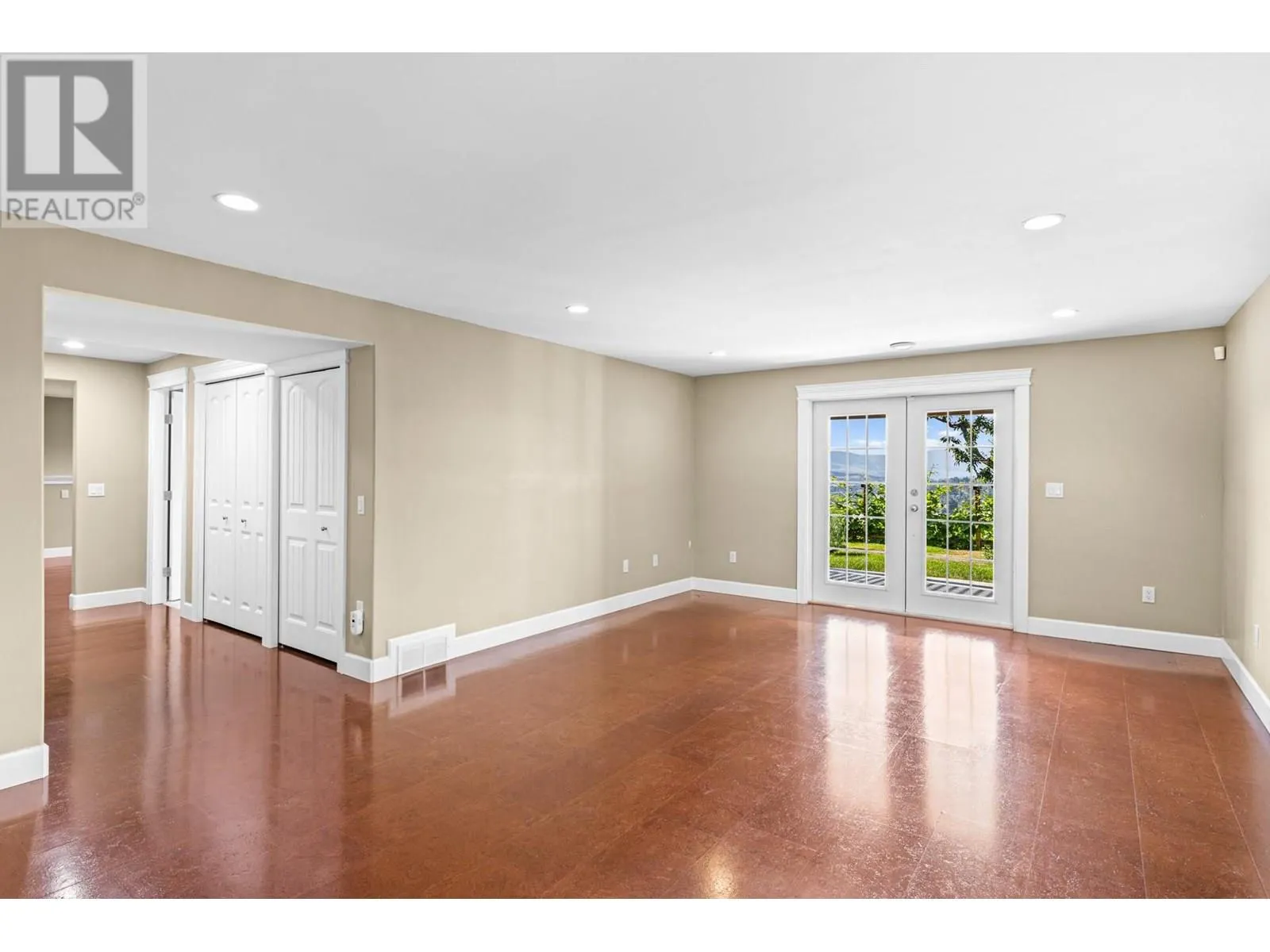 2591 Lake Breeze Court