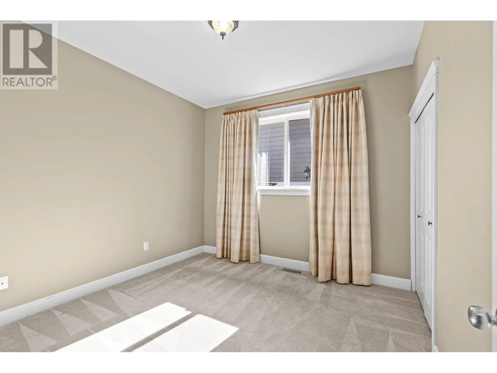2591 Lake Breeze Court