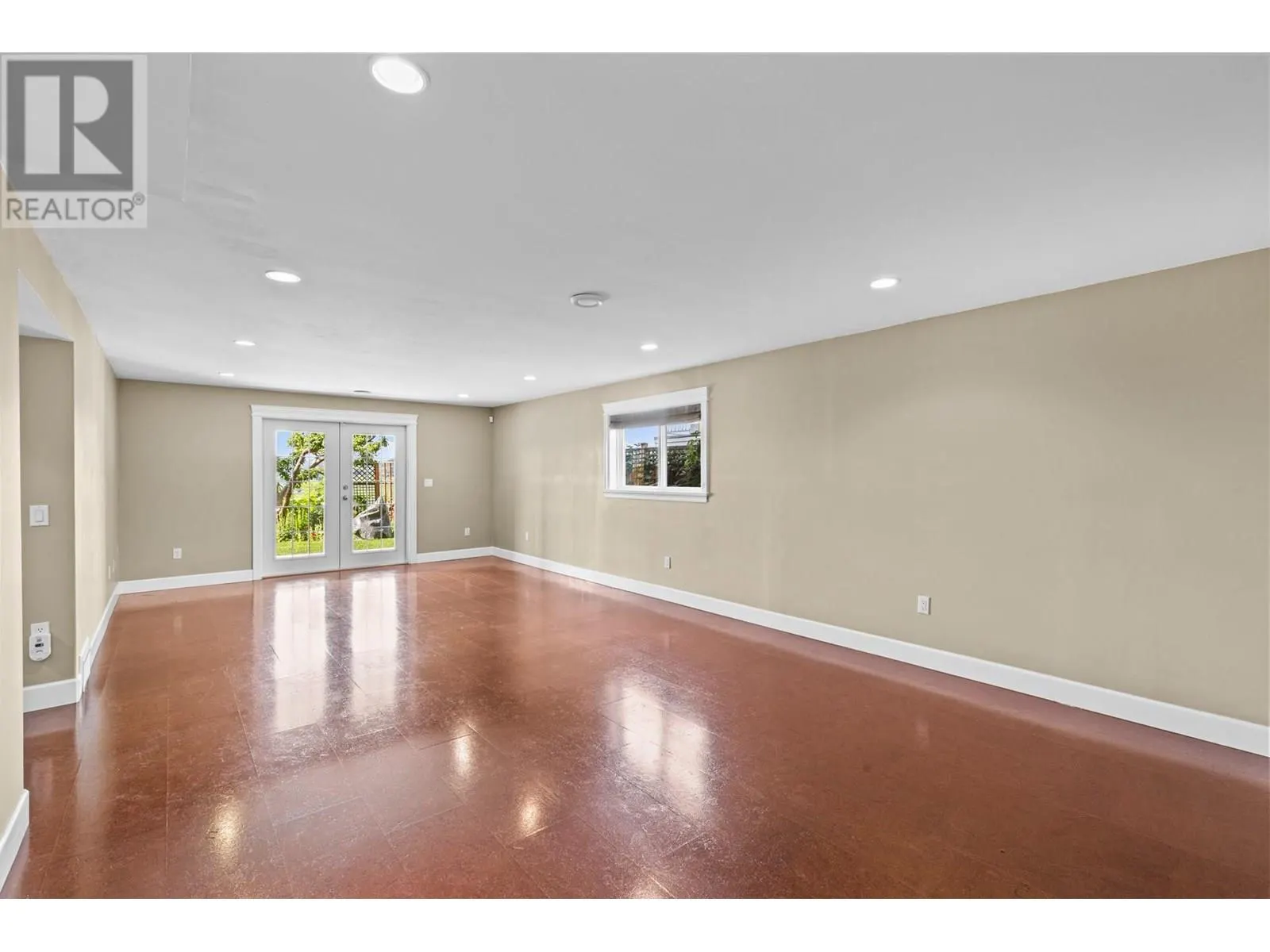 2591 Lake Breeze Court