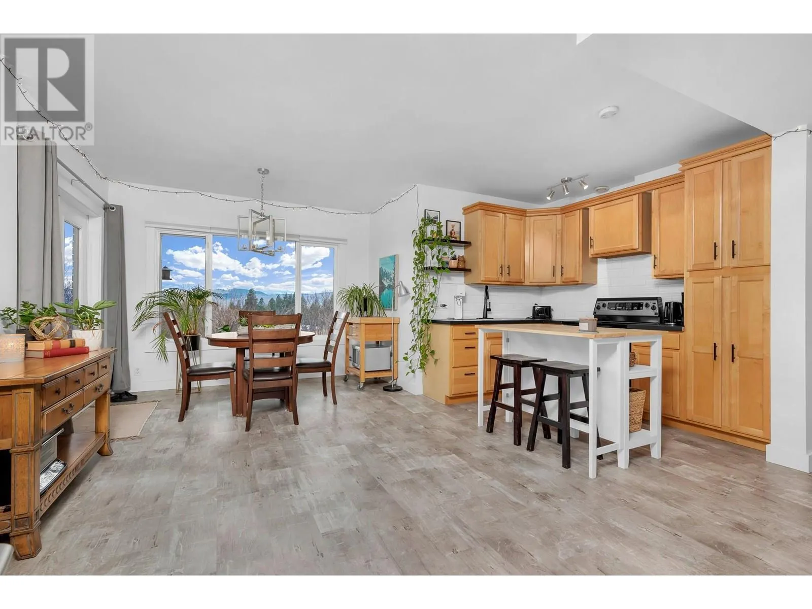 5393 East Vernon Road