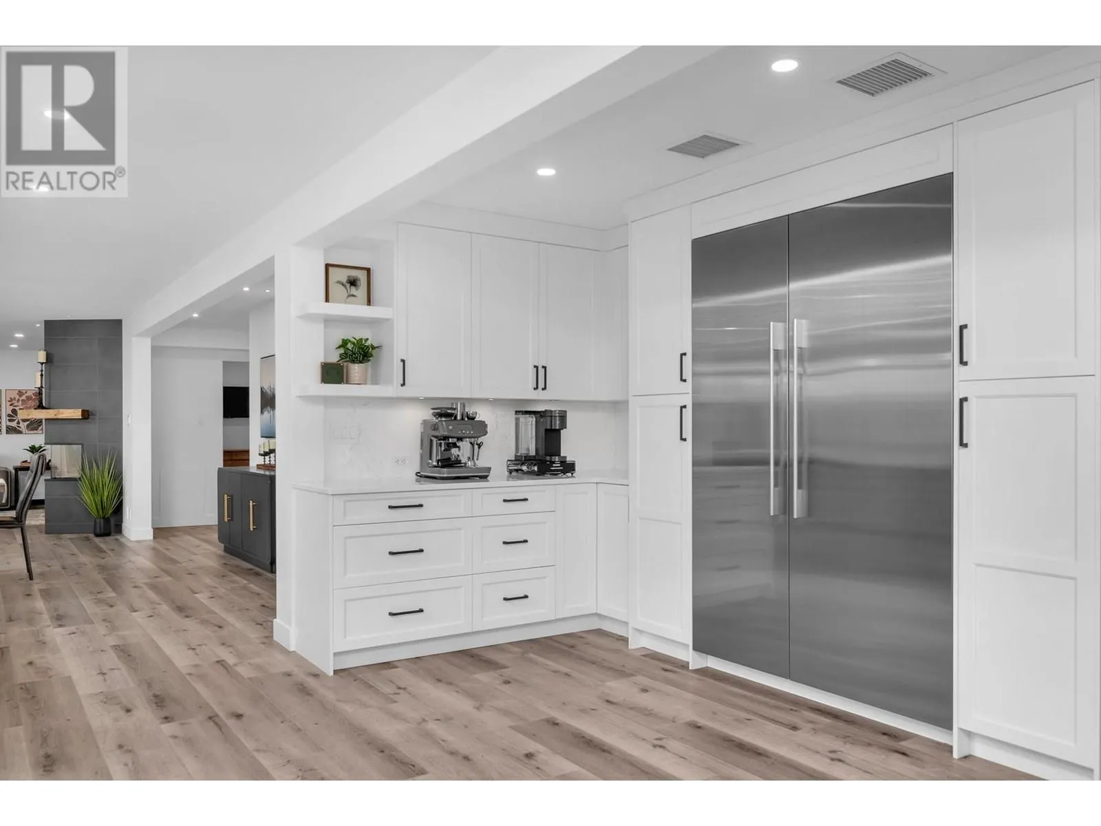 5393 East Vernon Road