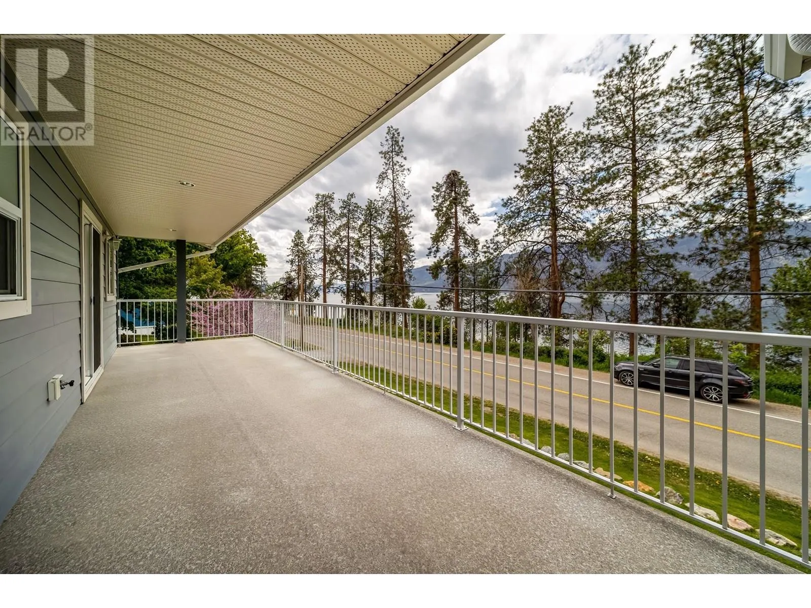 11041 Okanagan Centre Road W