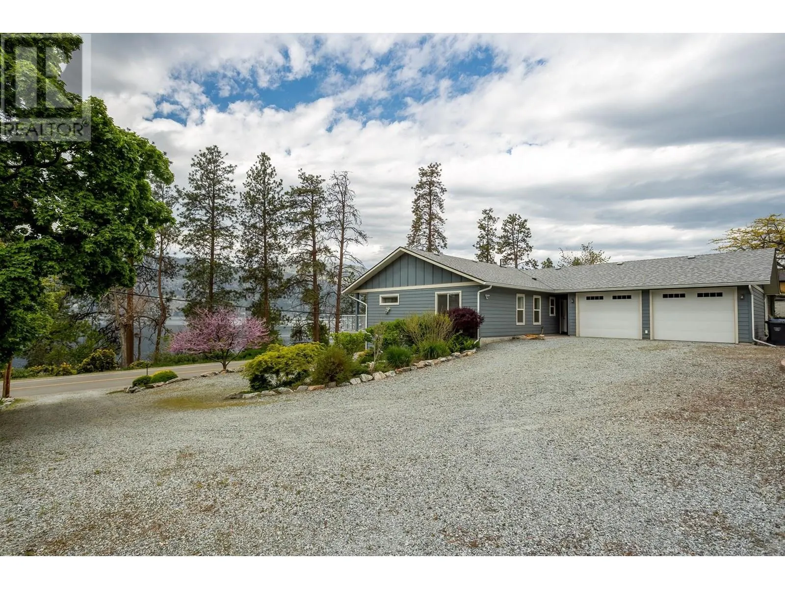 11041 Okanagan Centre Road W
