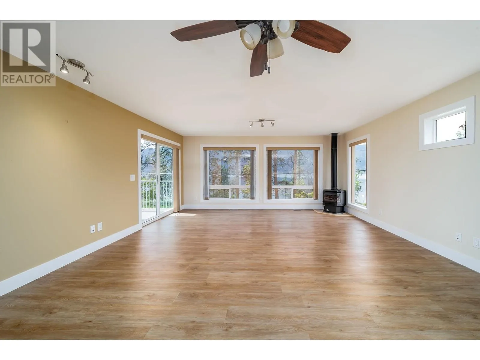 11041 Okanagan Centre Road W