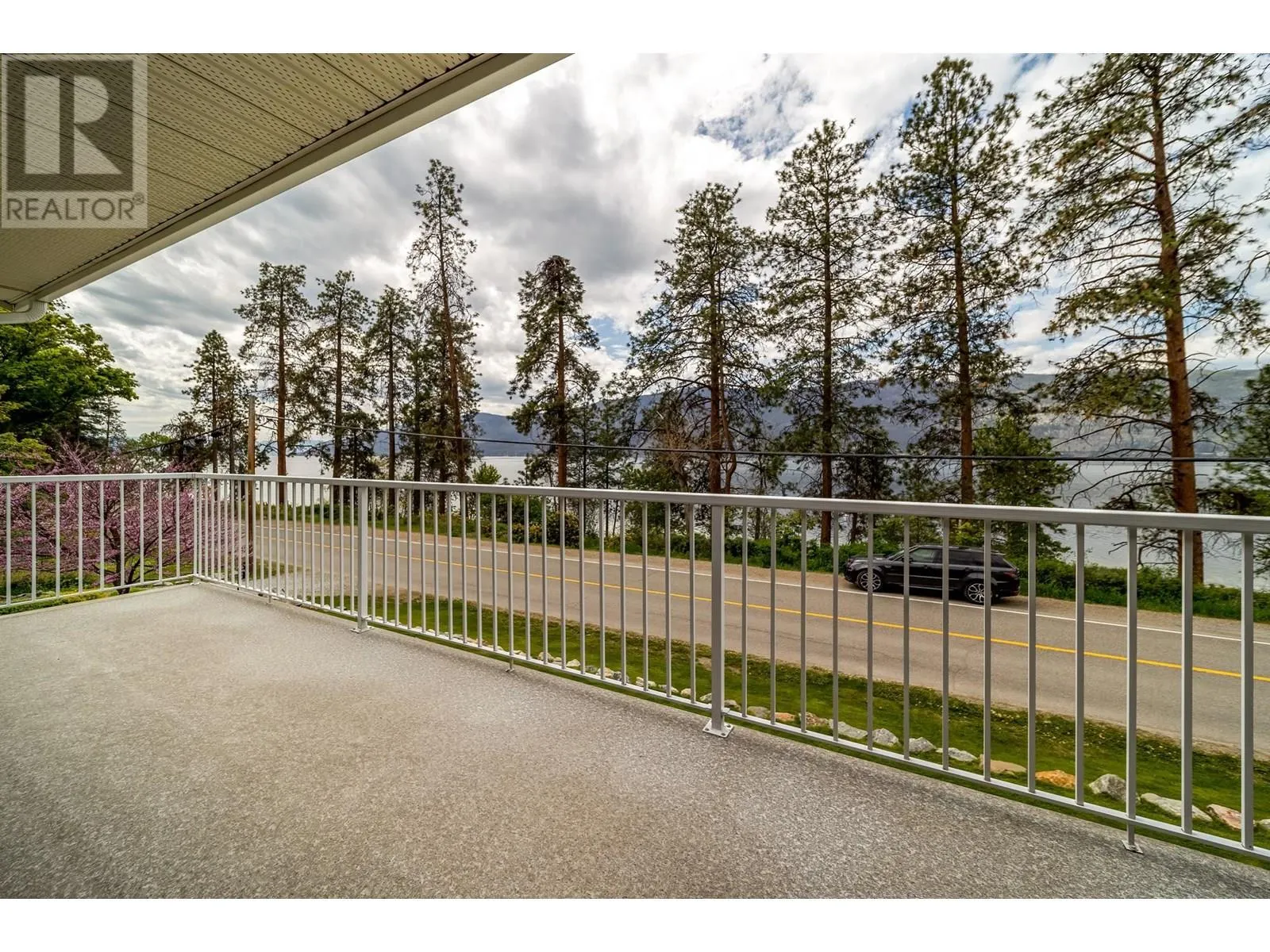 11041 Okanagan Centre Road W