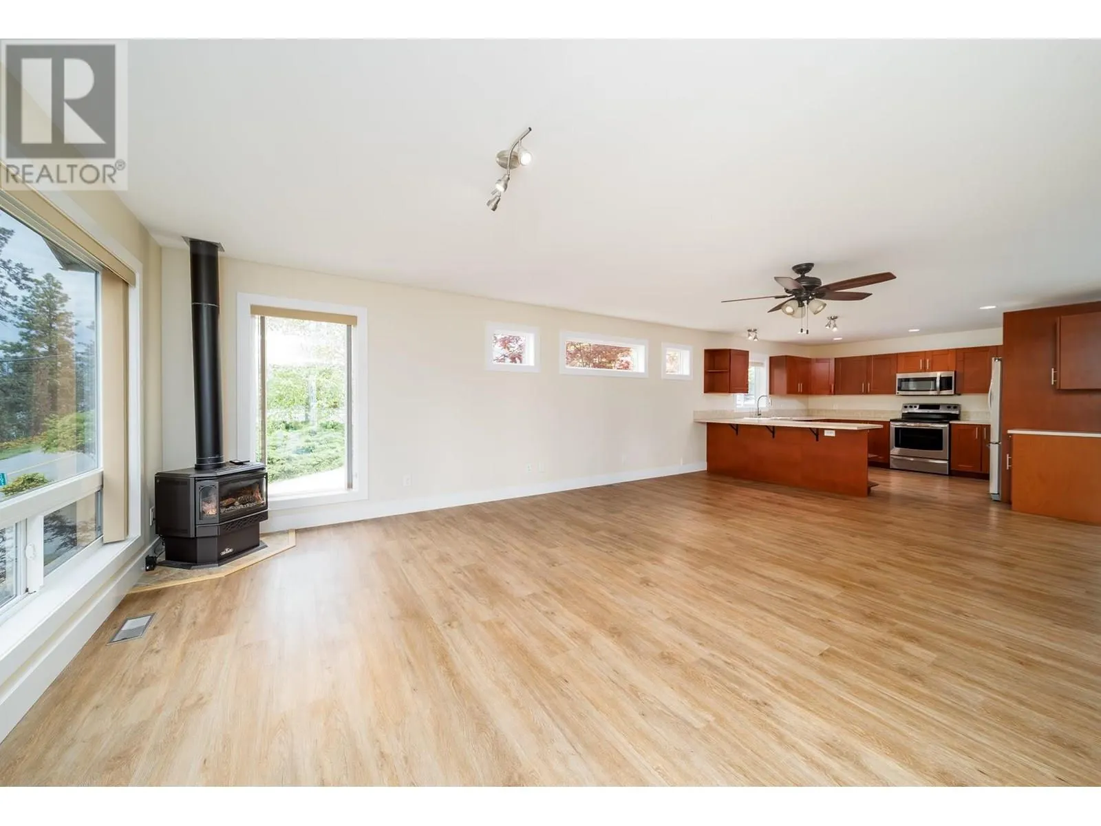 11041 Okanagan Centre Road W