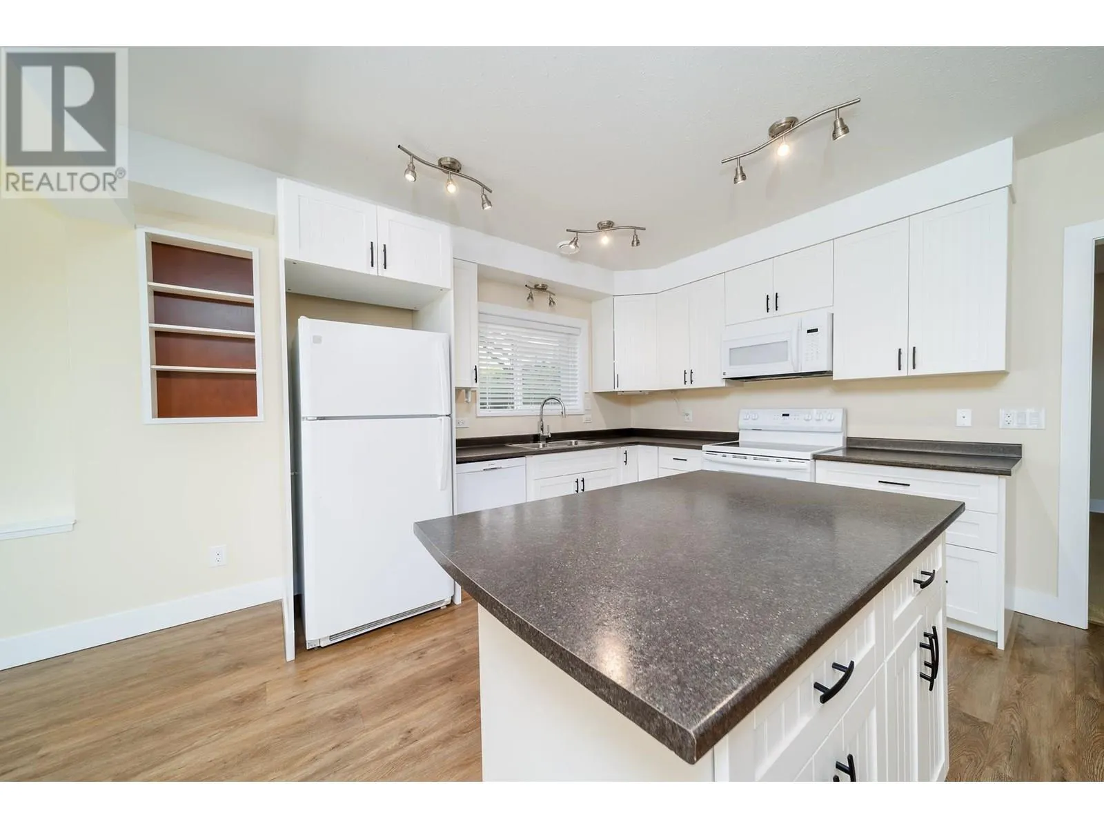 11041 Okanagan Centre Road W