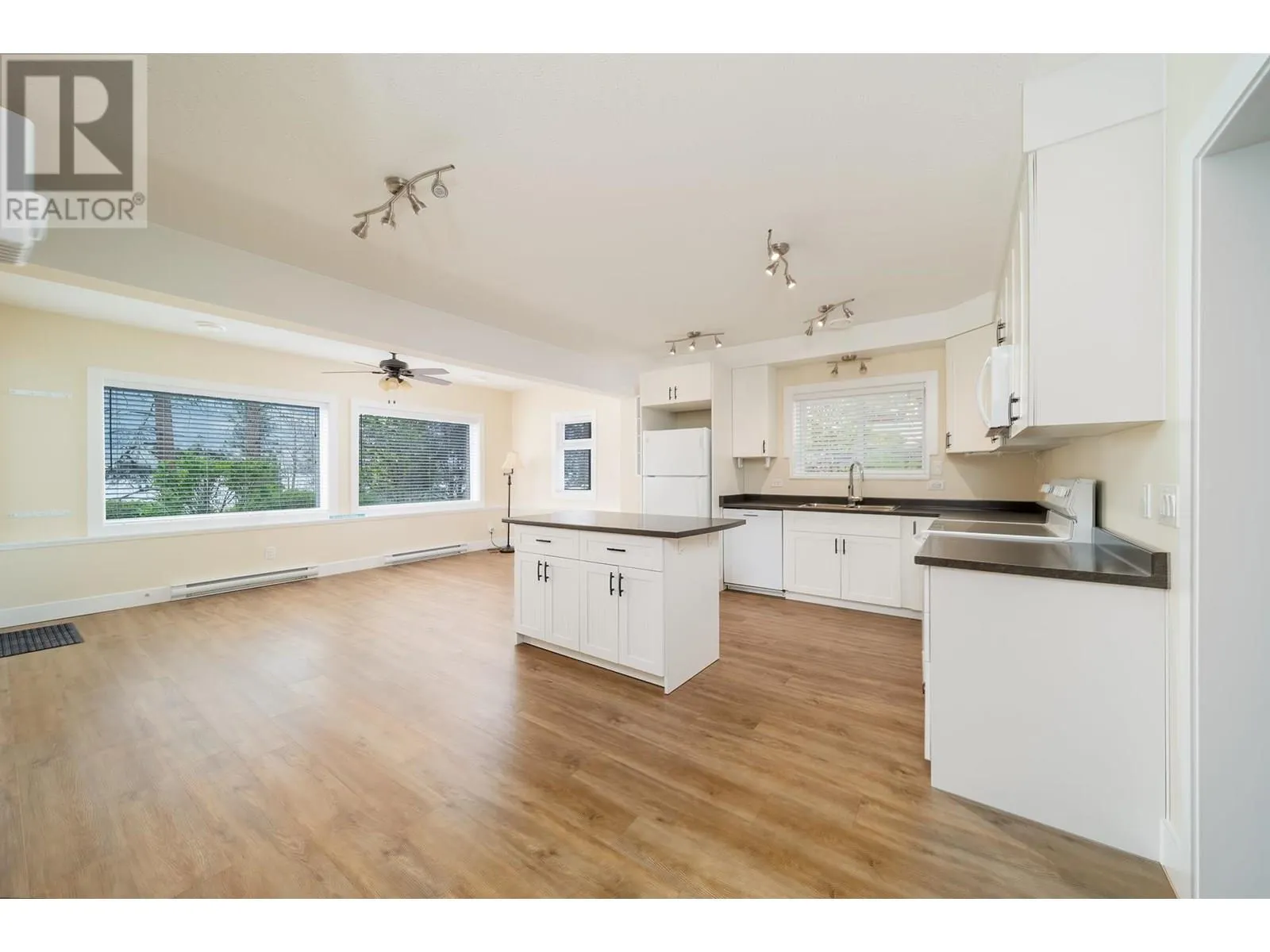 11041 Okanagan Centre Road W