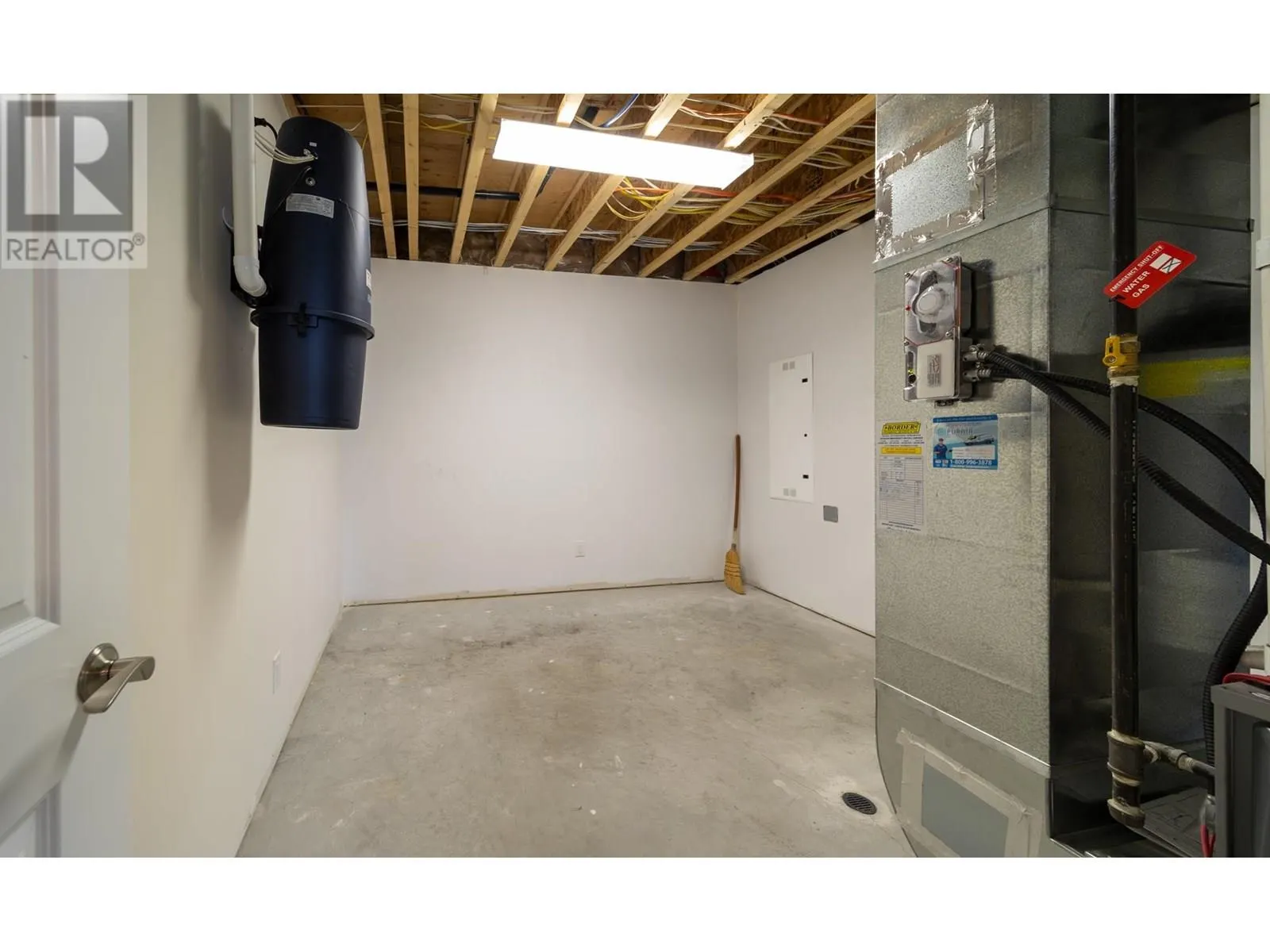 11041 Okanagan Centre Road W