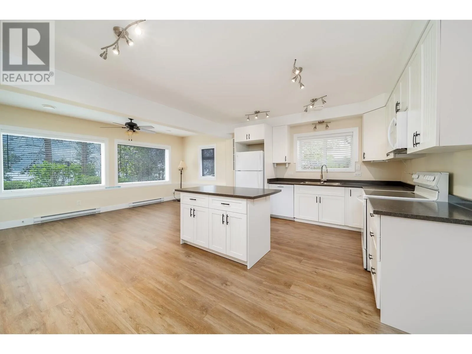 11041 Okanagan Centre Road W