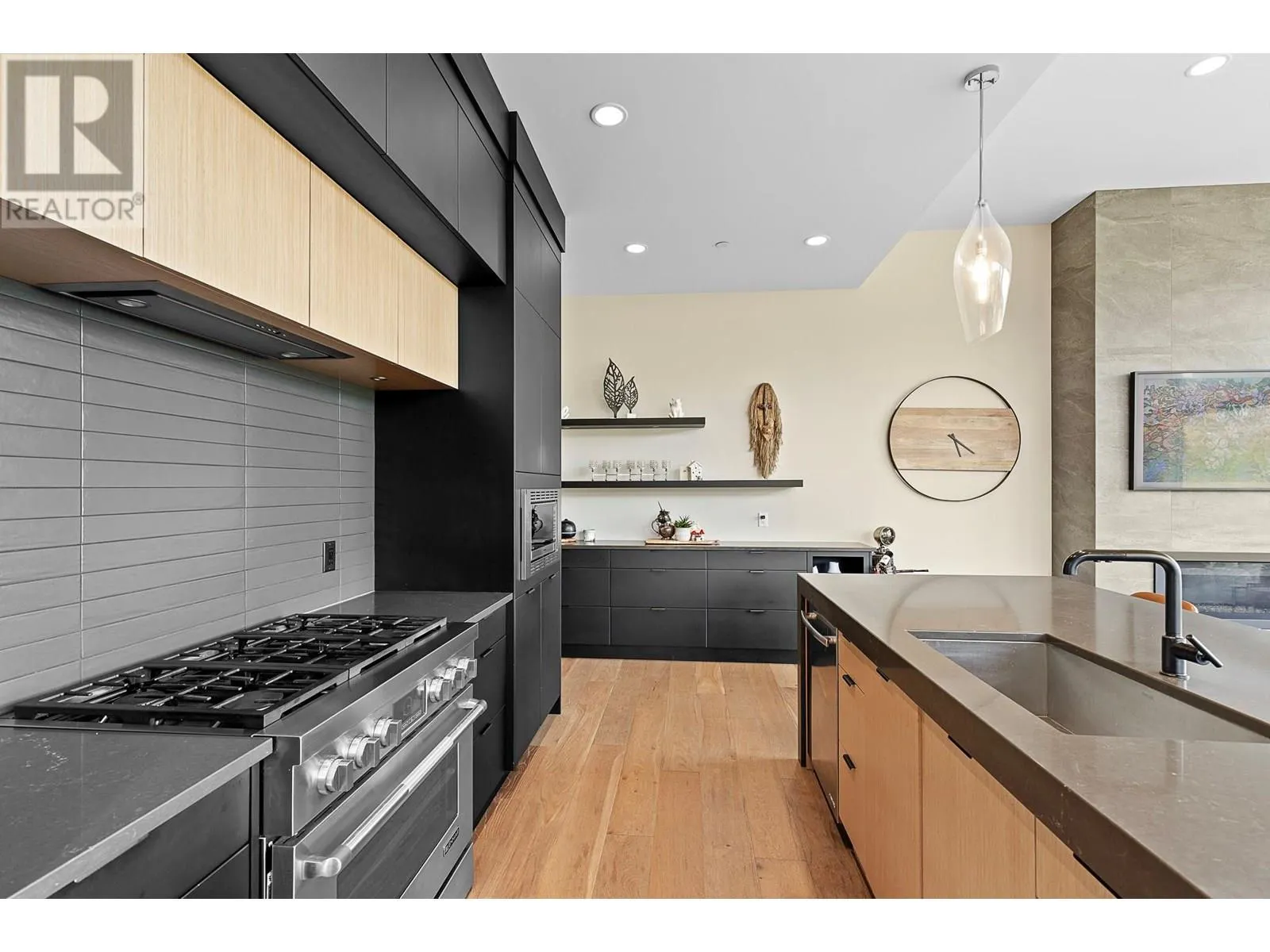 175 Predator Ridge Drive Unit# 3
