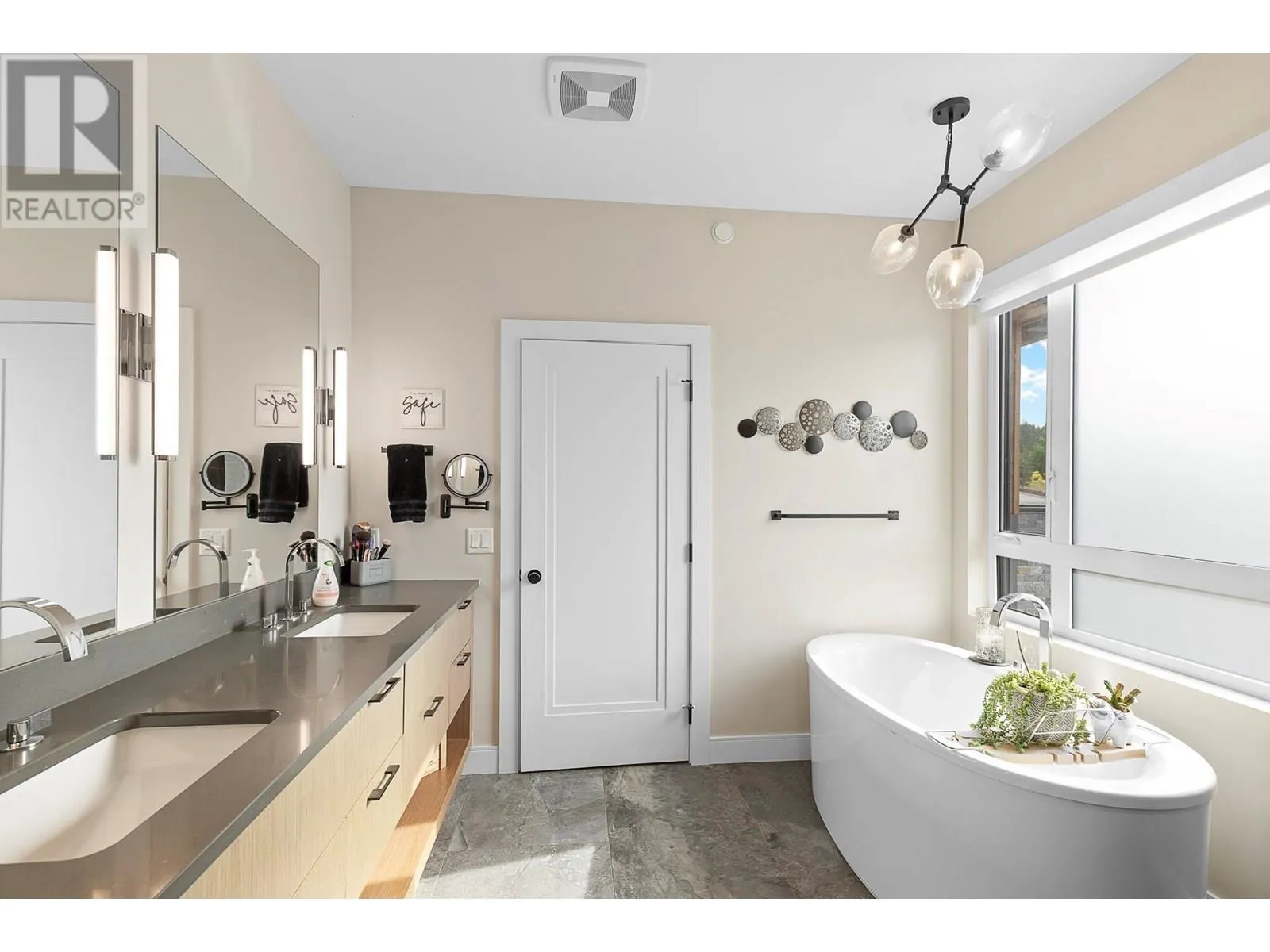175 Predator Ridge Drive Unit# 3