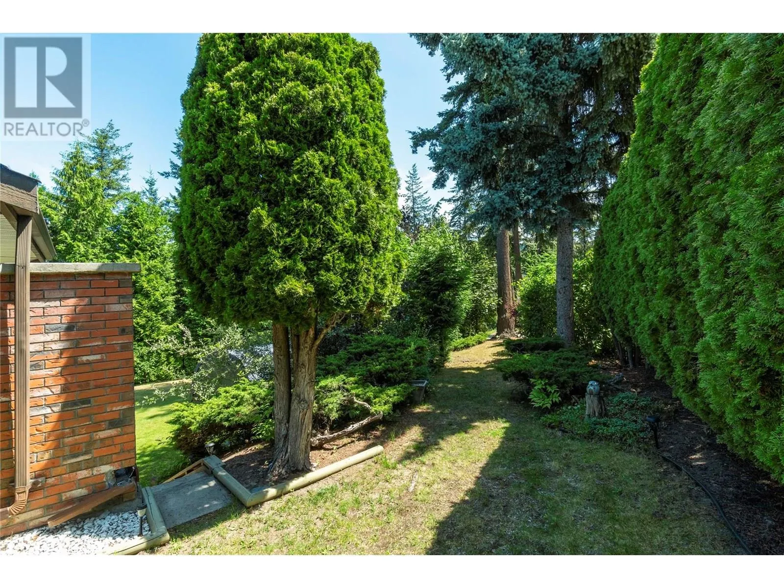 2631 Grandview Place