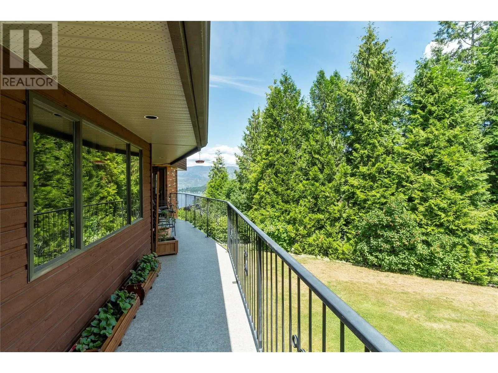2631 Grandview Place