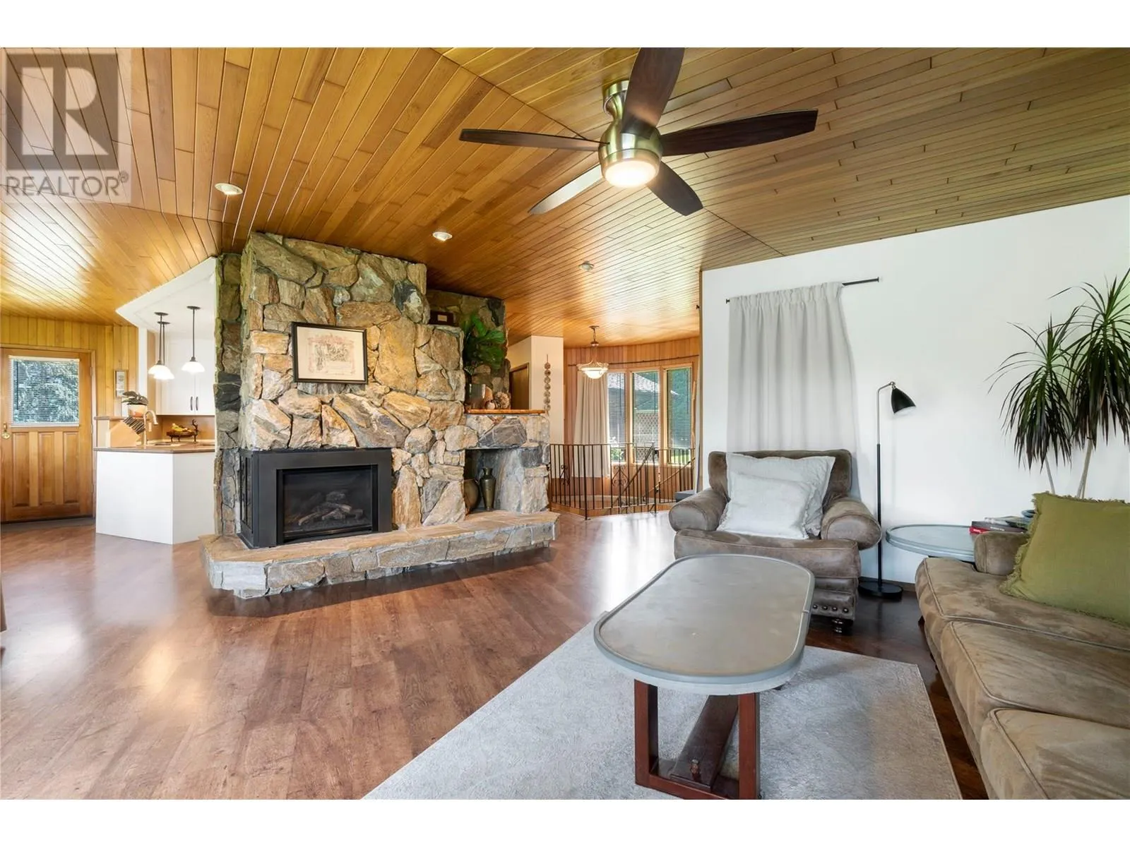 2631 Grandview Place
