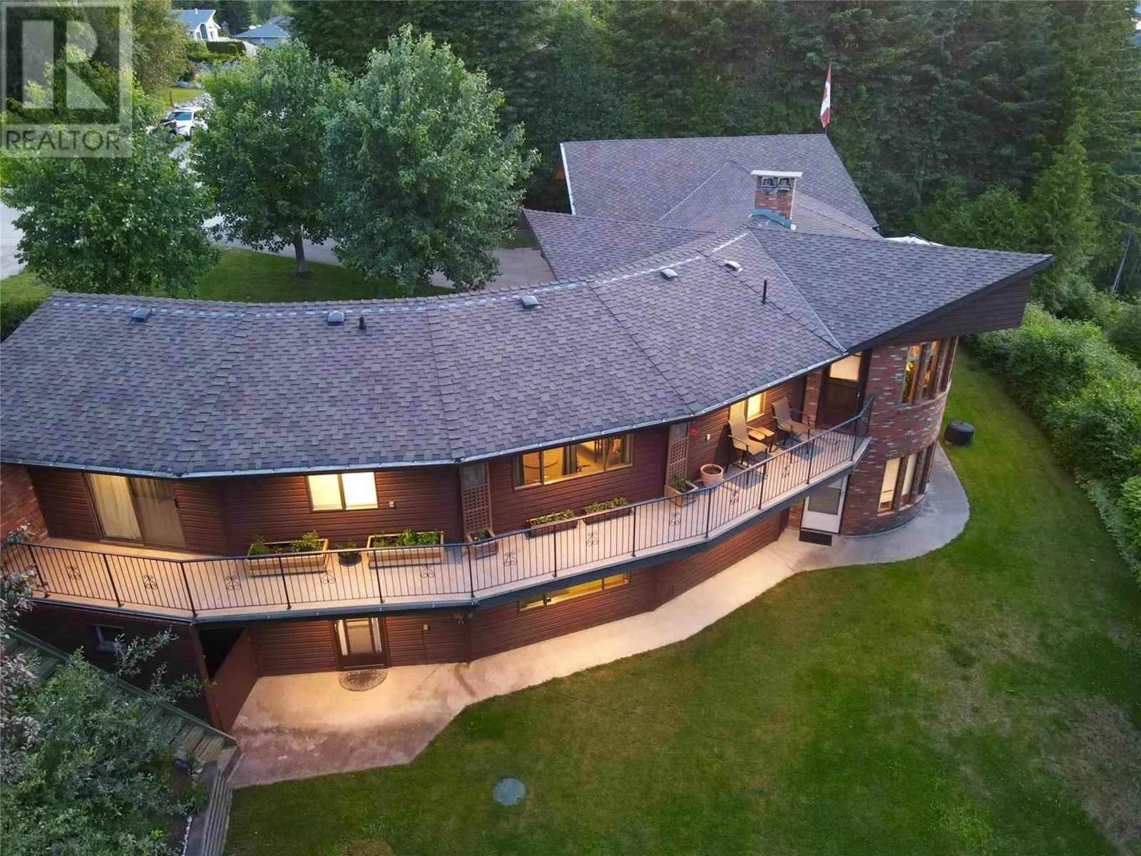 2631 Grandview Place
