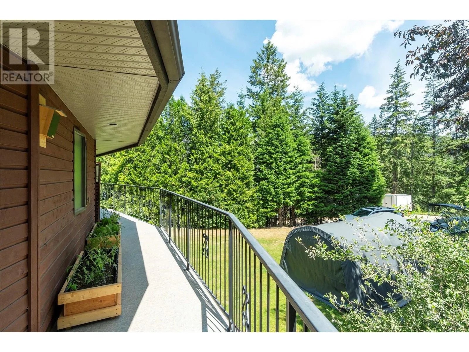 2631 Grandview Place