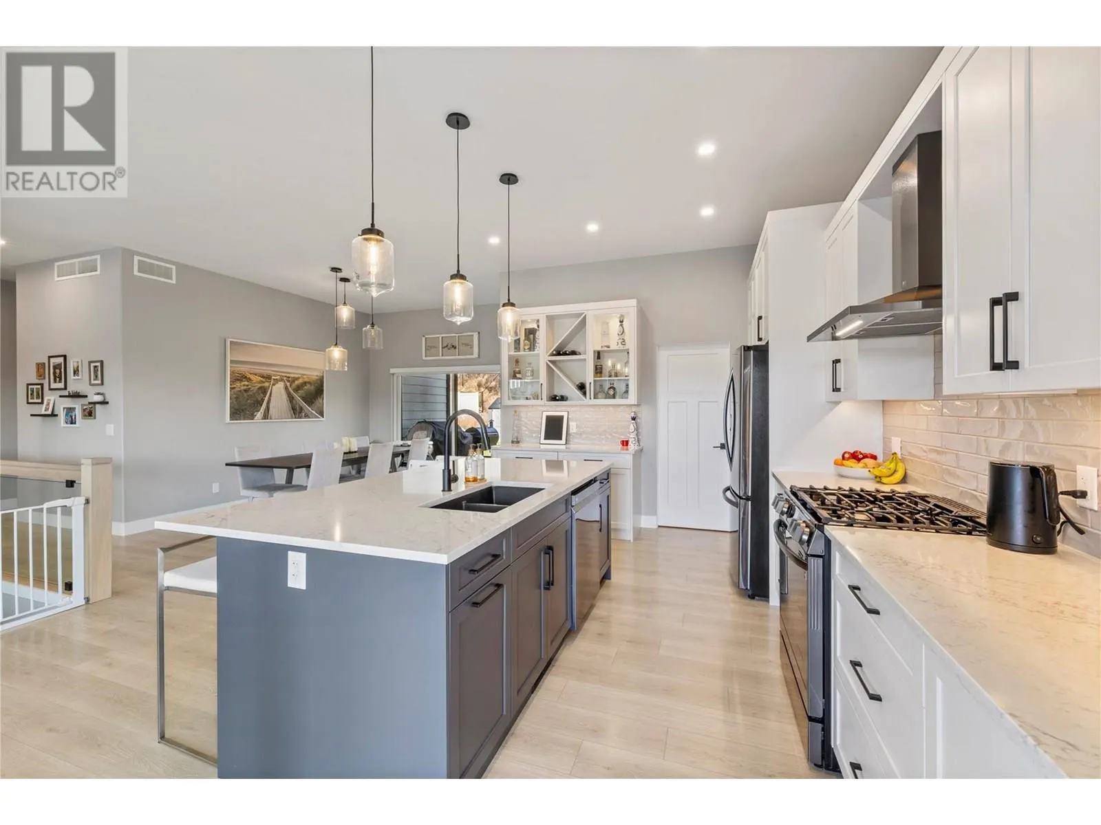2846 Canyon Crest Drive