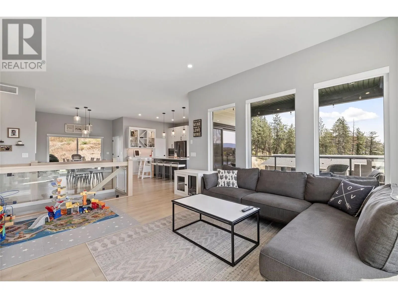 2846 Canyon Crest Drive