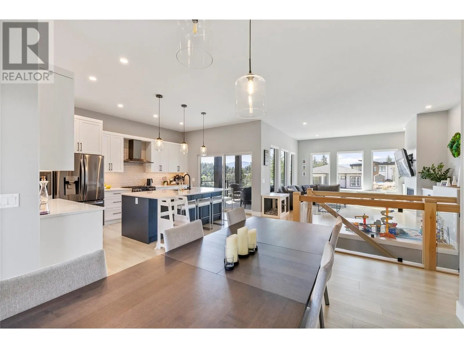 2846 Canyon Crest Drive